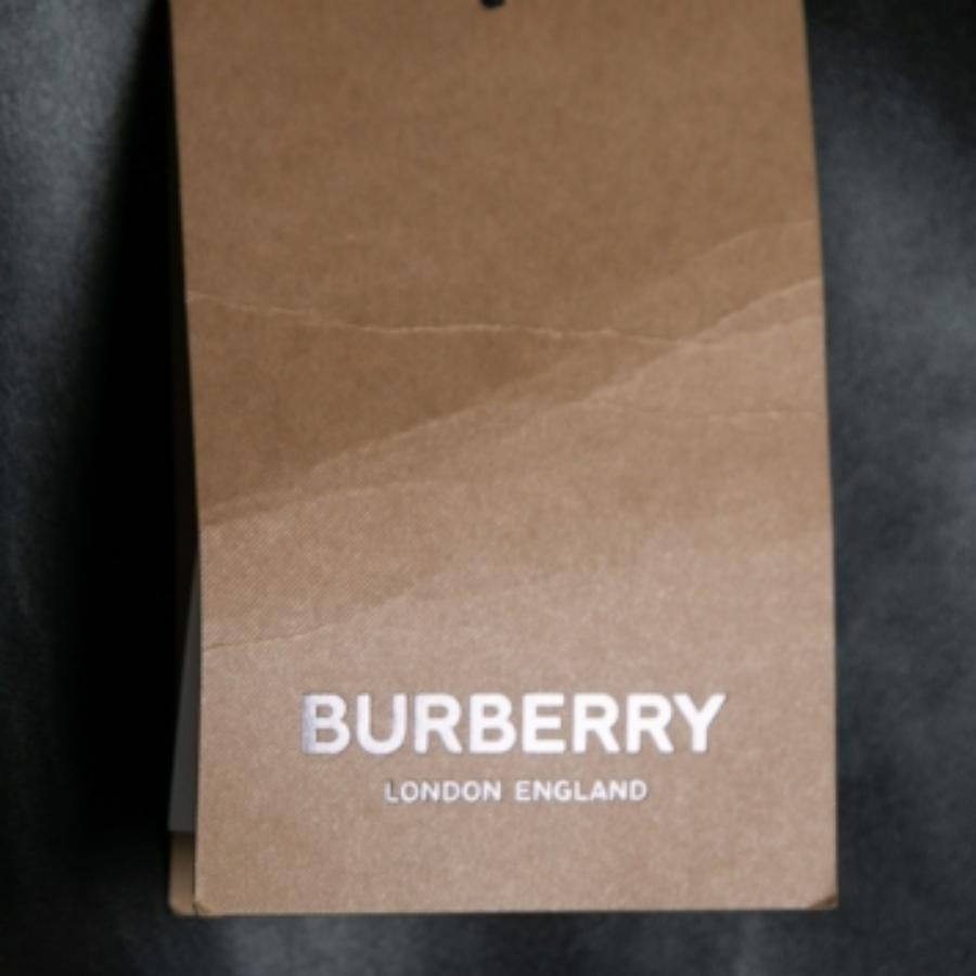 Burberry Schwarzes Leder Ausgeschnittener Bleistiftrock S im Zustand „Gut“ im Angebot in Dubai, Al Qouz 2