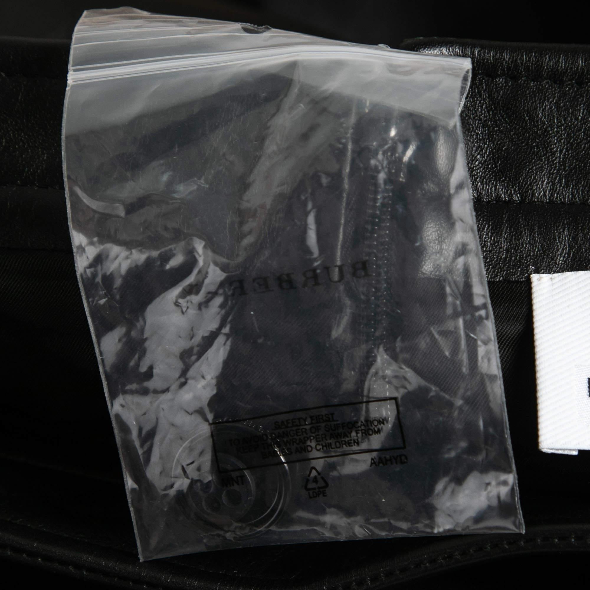 Burberry - Jupe fourreau en cuir noir à découpes, taille S Pour femmes en vente