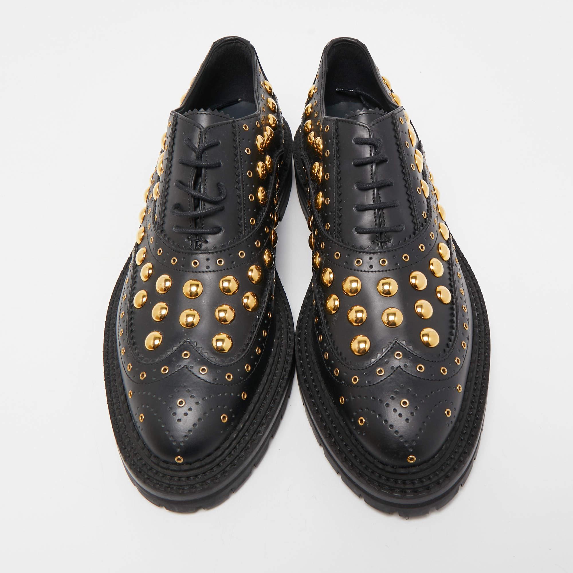 Burberry's Deardown oxford shoe is presented in leather, with stud details for an elevating look and laces for easy securing. The shoes fit well and look great.

Includes
Original Box