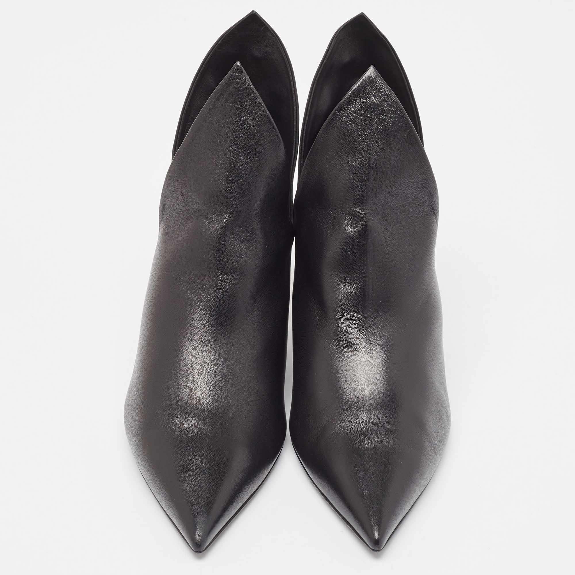 Burberry Essendon Schwarze Leder-Pumps aus Leder Größe 37,5 im Zustand „Gut“ im Angebot in Dubai, Al Qouz 2