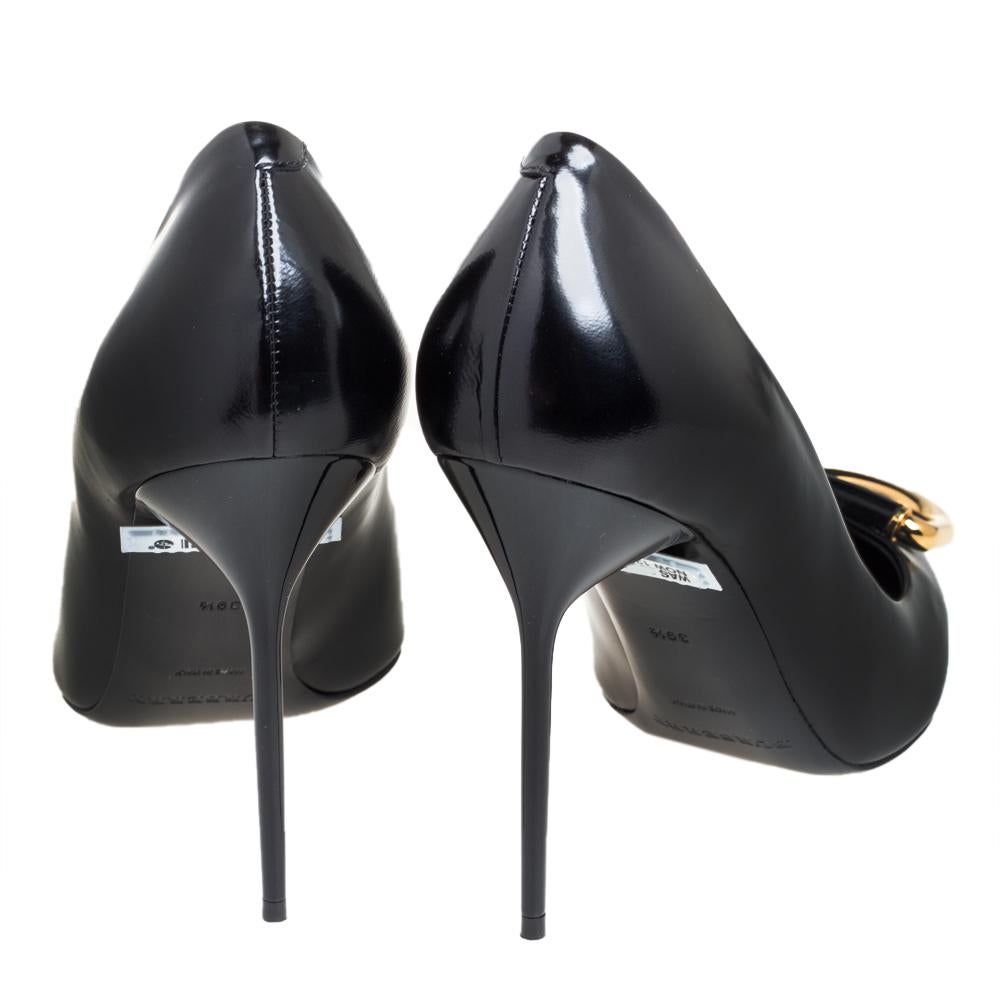 Burberry Schwarze Flanagan-Pumps aus Leder mit spitzer Zehe Größe 39,5 im Zustand „Neu“ in Dubai, Al Qouz 2