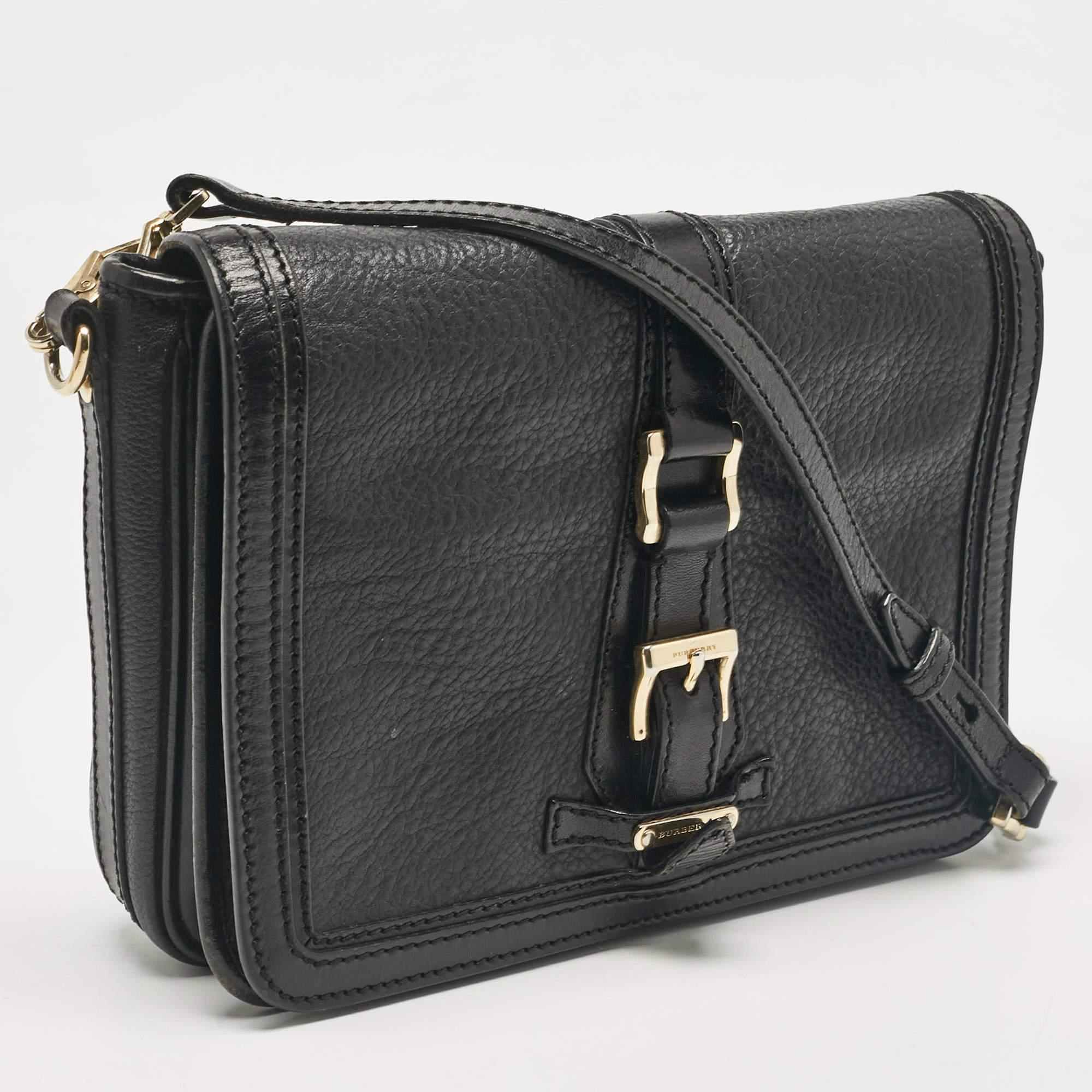 Nero Burberry Borsa a tracolla con patta in pelle nera in vendita