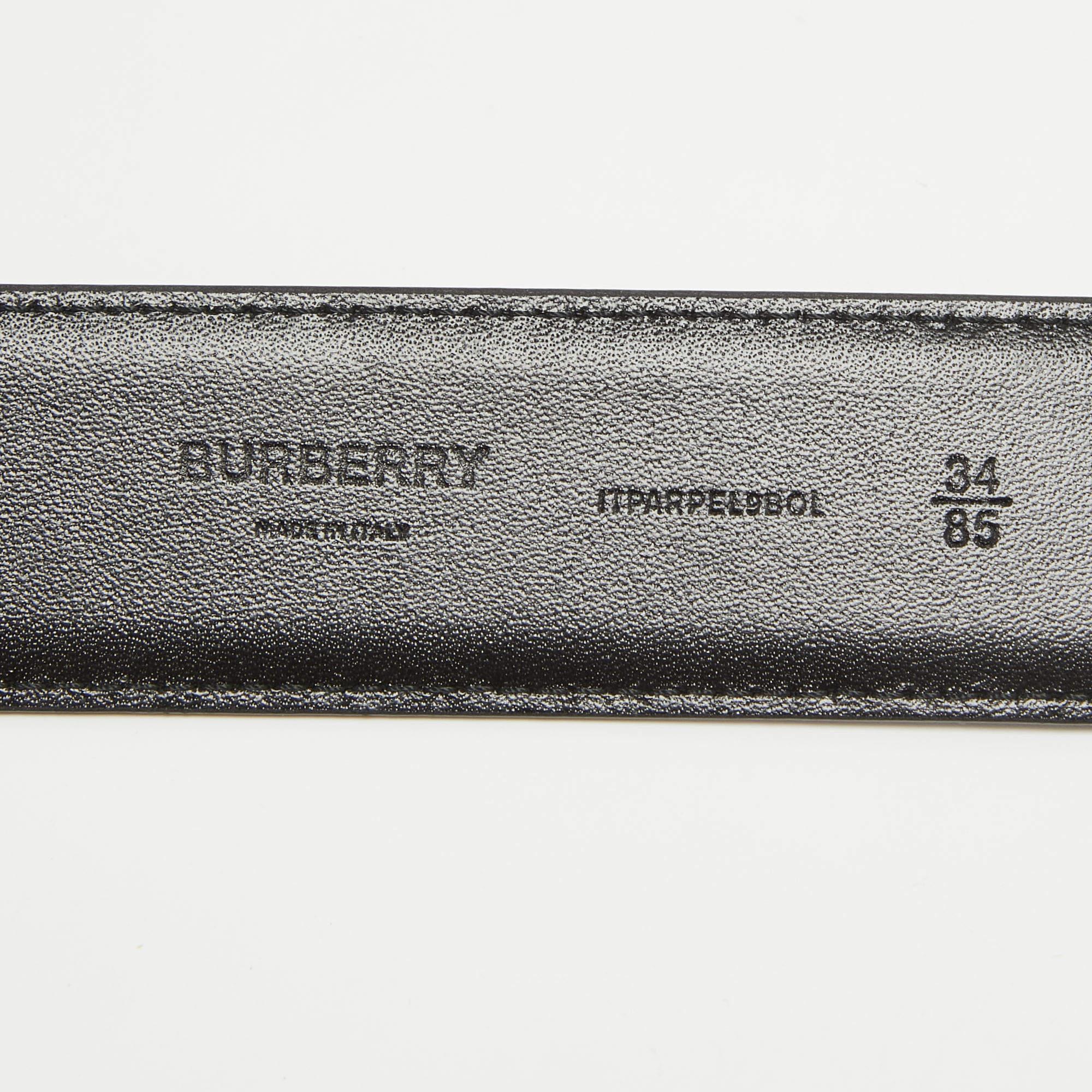 Burberry Cintura in pelle nera con fibbia grigia 85cm In condizioni Nuovo in vendita a Dubai, Al Qouz 2