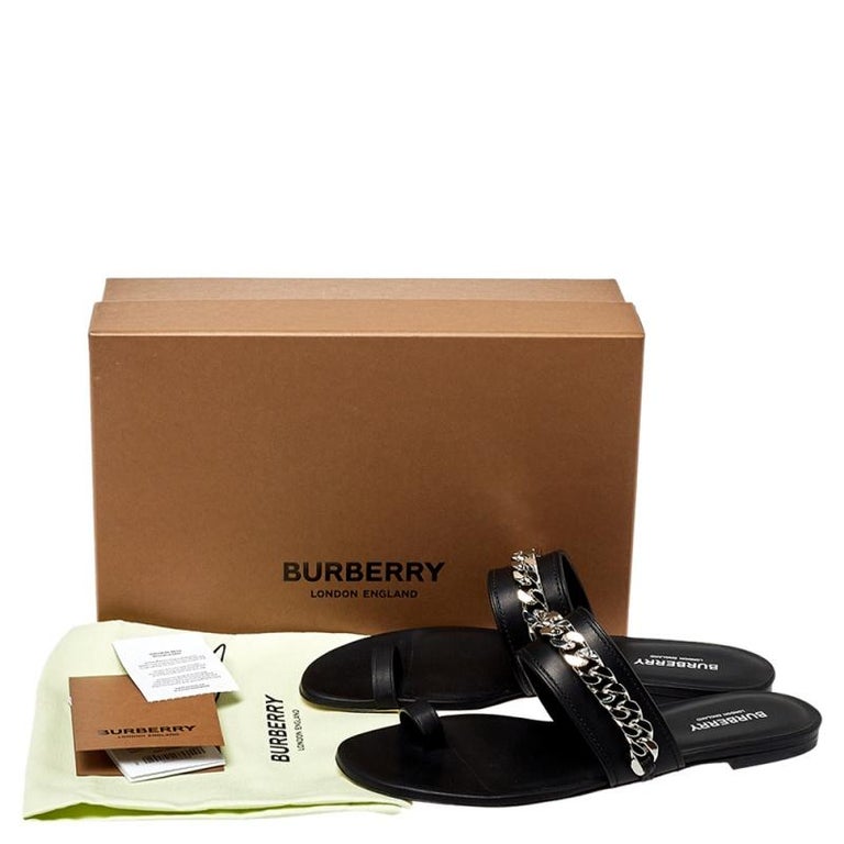 İnka İmparatorluğu Çekici olmaya itiraz kaza  Burberry Black Leather Heidi Toe Ring Flats Size 38.5 at 1stDibs
