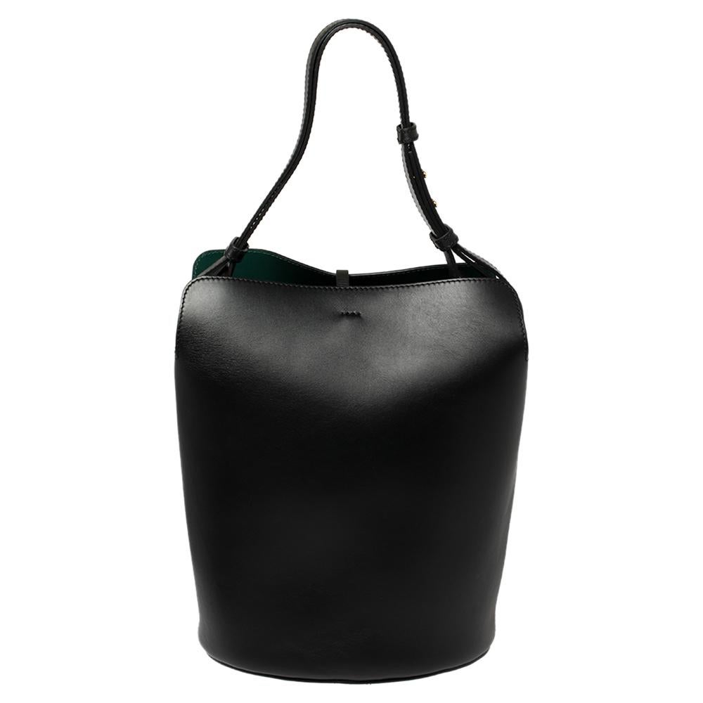 Women's Burberry Black Leather Large Bucket Bag