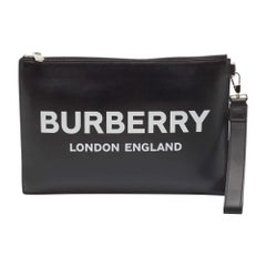 Burberry Edin Handgelenkstasche aus schwarzem Leder mit Logo Edin