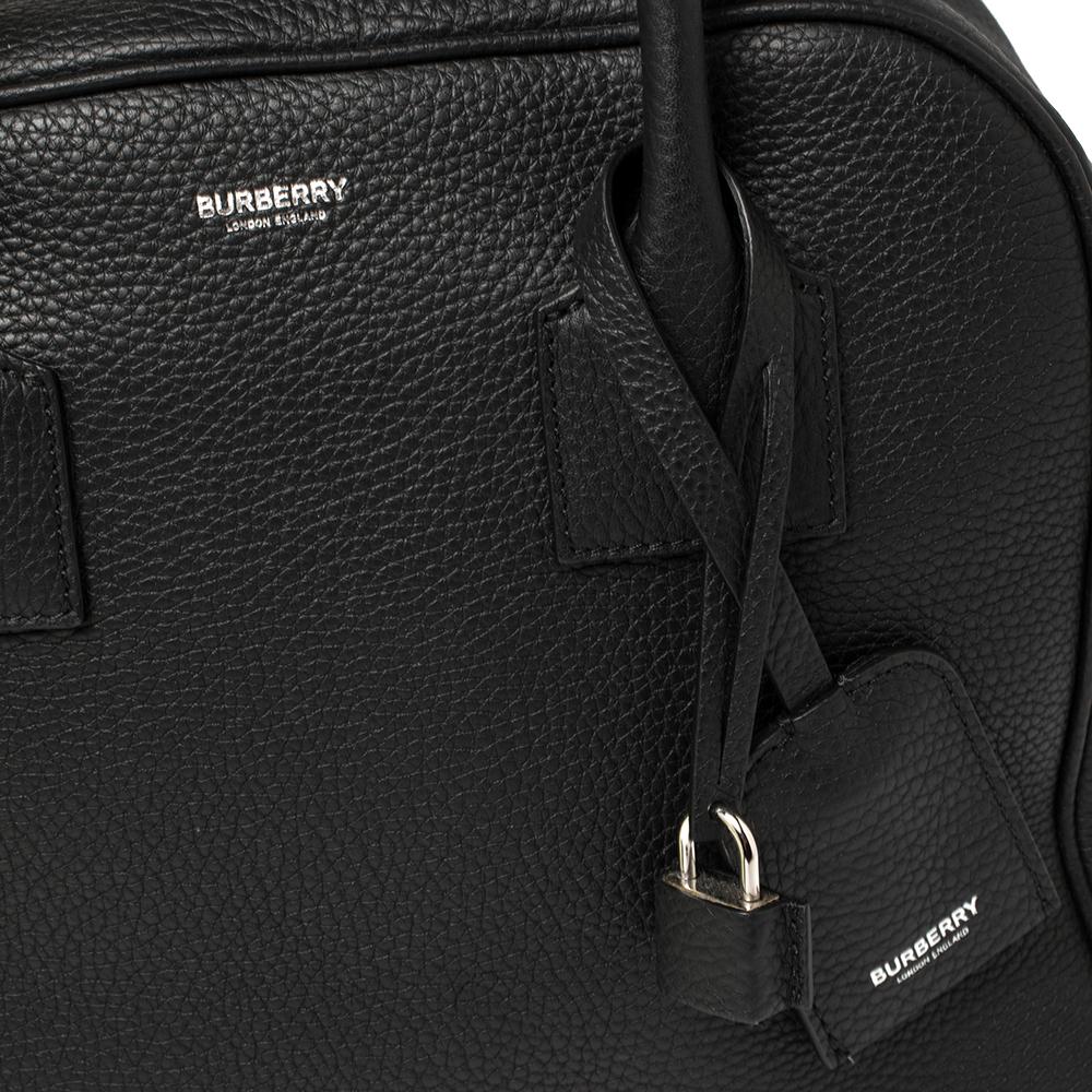 Burberry Black Leather Medium Cube Duffle Bag In New Condition In Dubai, Al Qouz 2