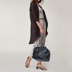 Burberry Borsa media a forma di cubo in pelle nera