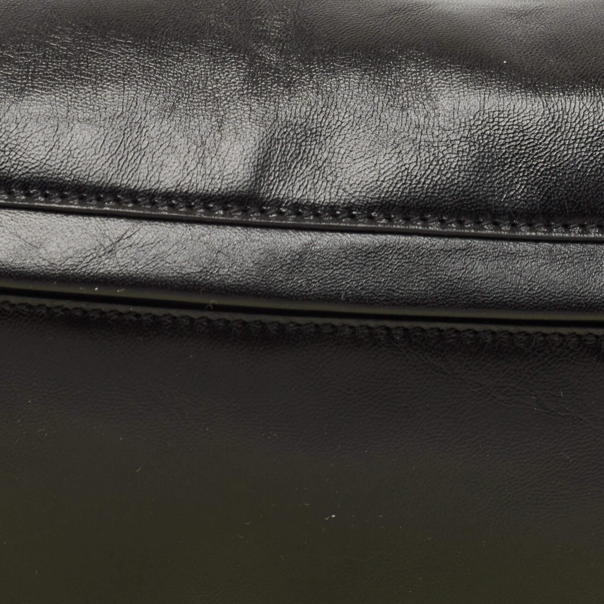 Burberry Schwarze Medium Soft Olympia Umhängetasche aus Leder im Angebot 3