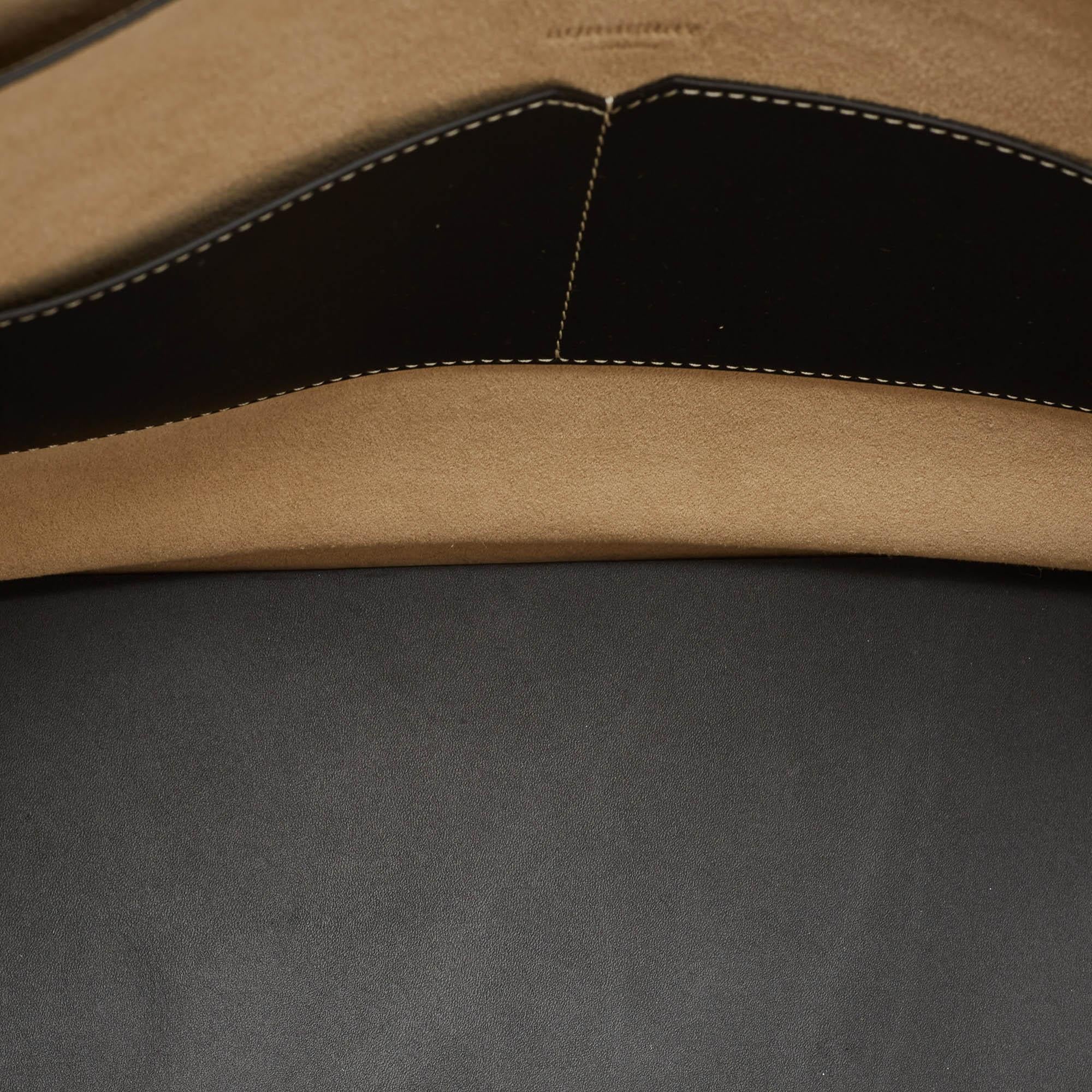 Burberry Black Leather Medium Soft Pocket Tote For Sale 7