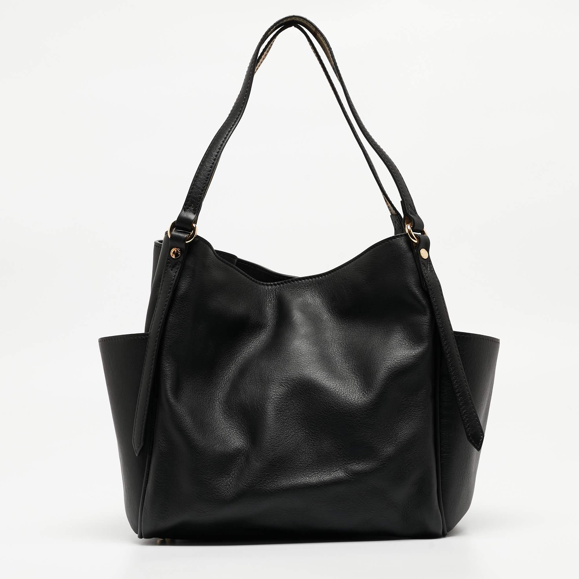 Burberry Black Leather Small Canterbury Tote For Sale 7