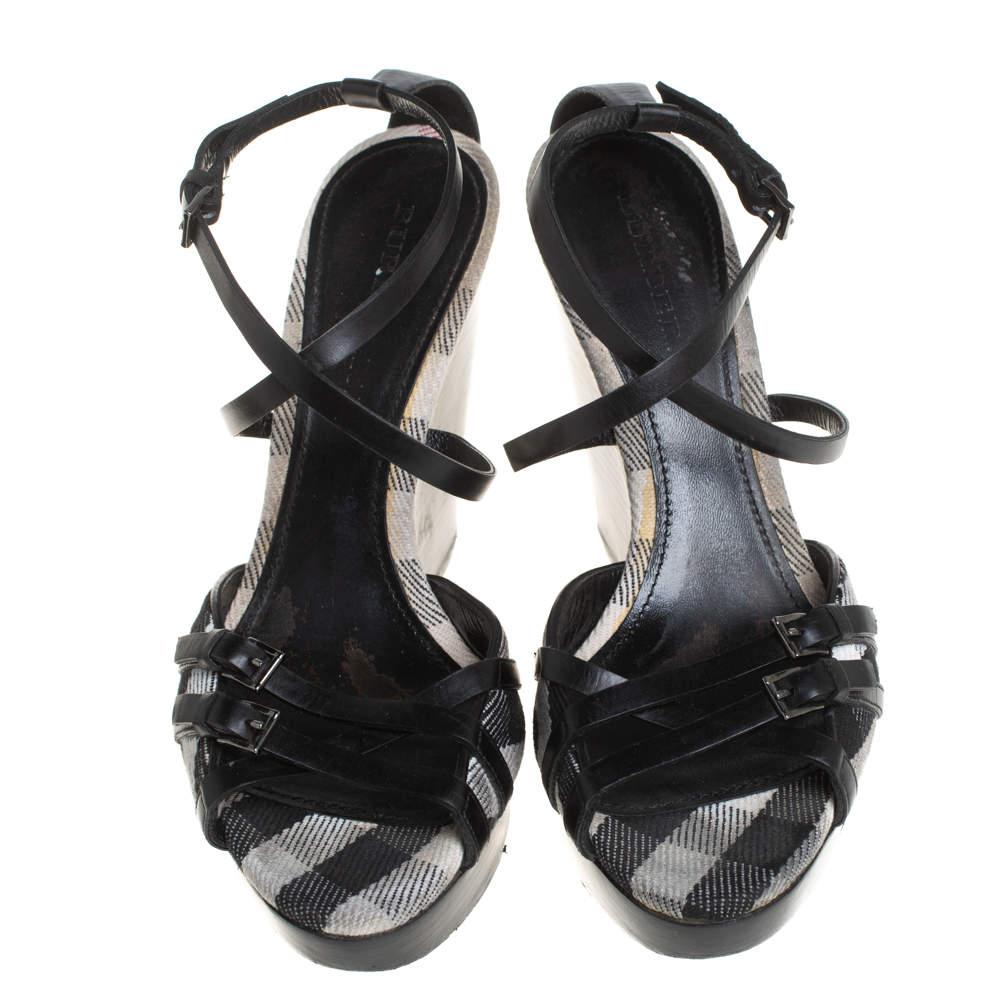 Burberry Black Leather Strappy Slingback Wedge Sandals Size 40 In Good Condition In Dubai, Al Qouz 2