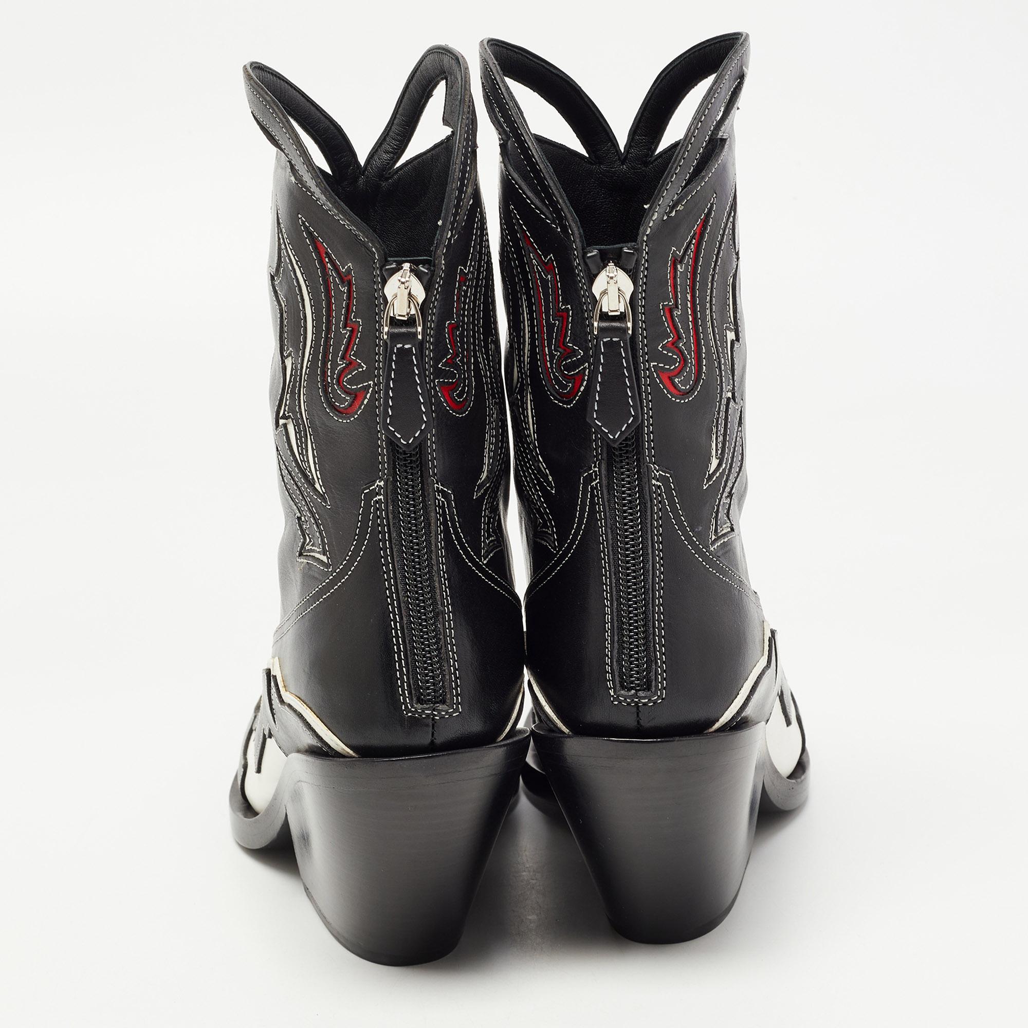 Women's Burberry Black Leather Topstitch Applique Matlock Cowboy Ankle Boots Size 38