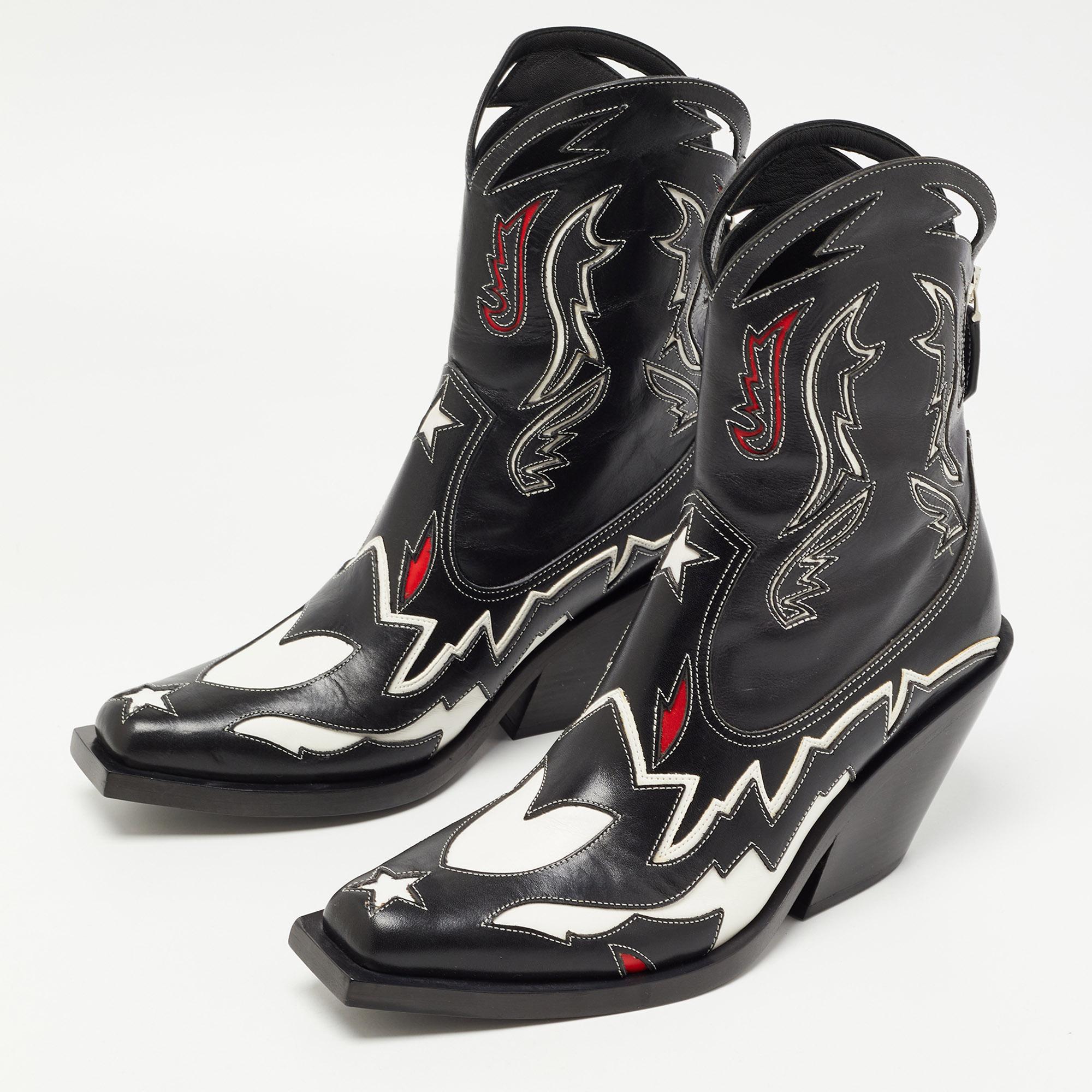 Burberry Black Leather Topstitch Applique Matlock Cowboy Ankle Boots Size 38 1