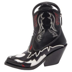 Burberry Black Leather Topstitch Applique Matlock Cowboy Ankle Boots Size 38.5