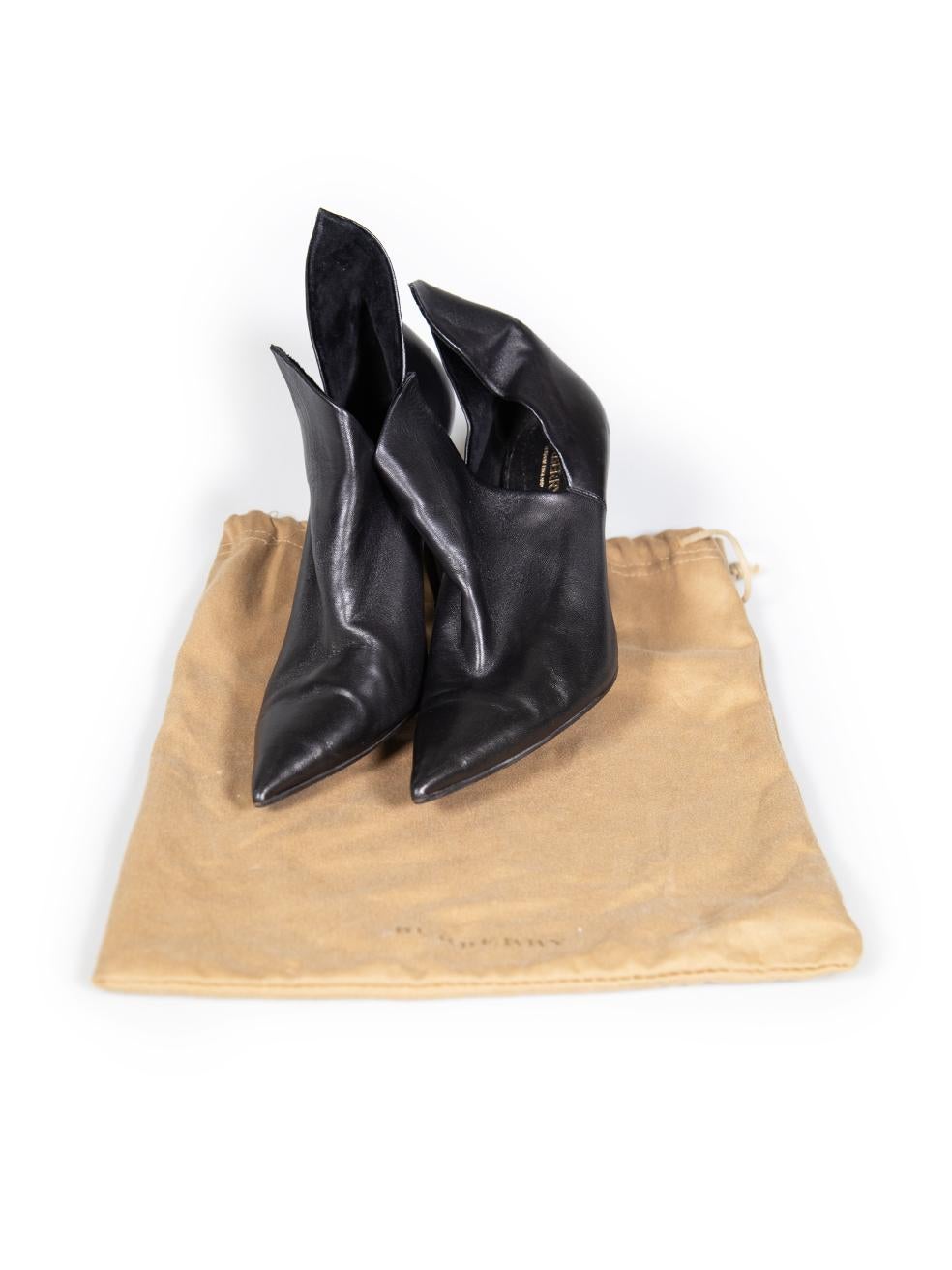 Burberry Black Leather V Point Toe Heels Size IT 40 5