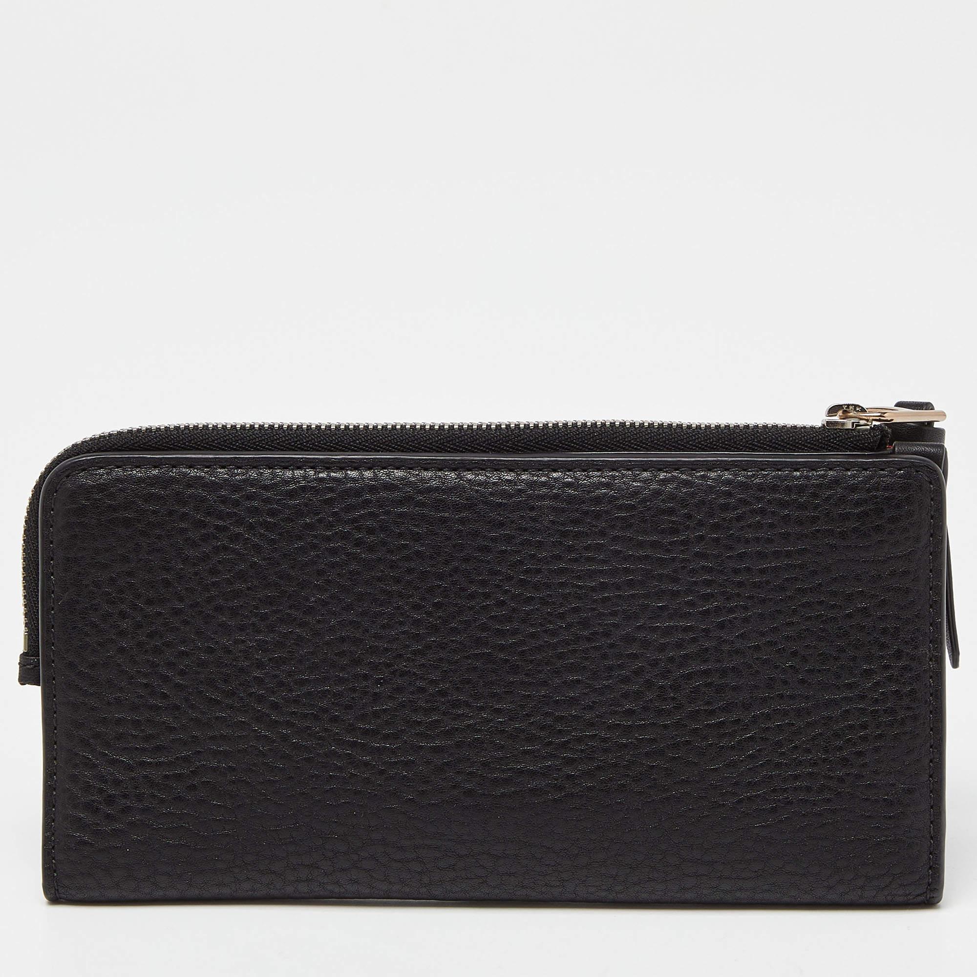 Burberry Black Leather Zip Bifold Wallet 1