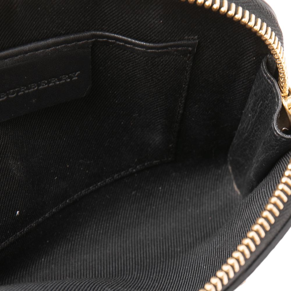 Burberry Black Leather Zip Crossbody Bag In Good Condition In Dubai, Al Qouz 2