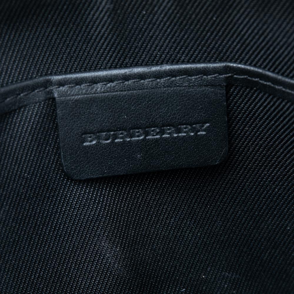 Women's Burberry Black Leather Zip Crossbody Bag