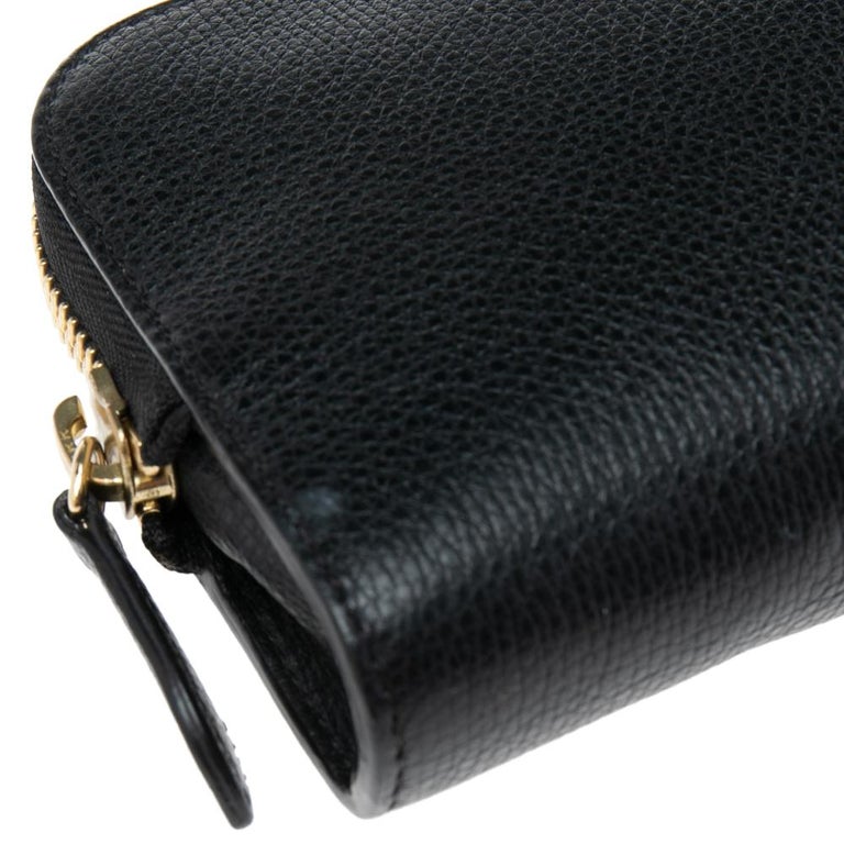 Burberry Black Leather Zip Crossbody Bag at 1stDibs