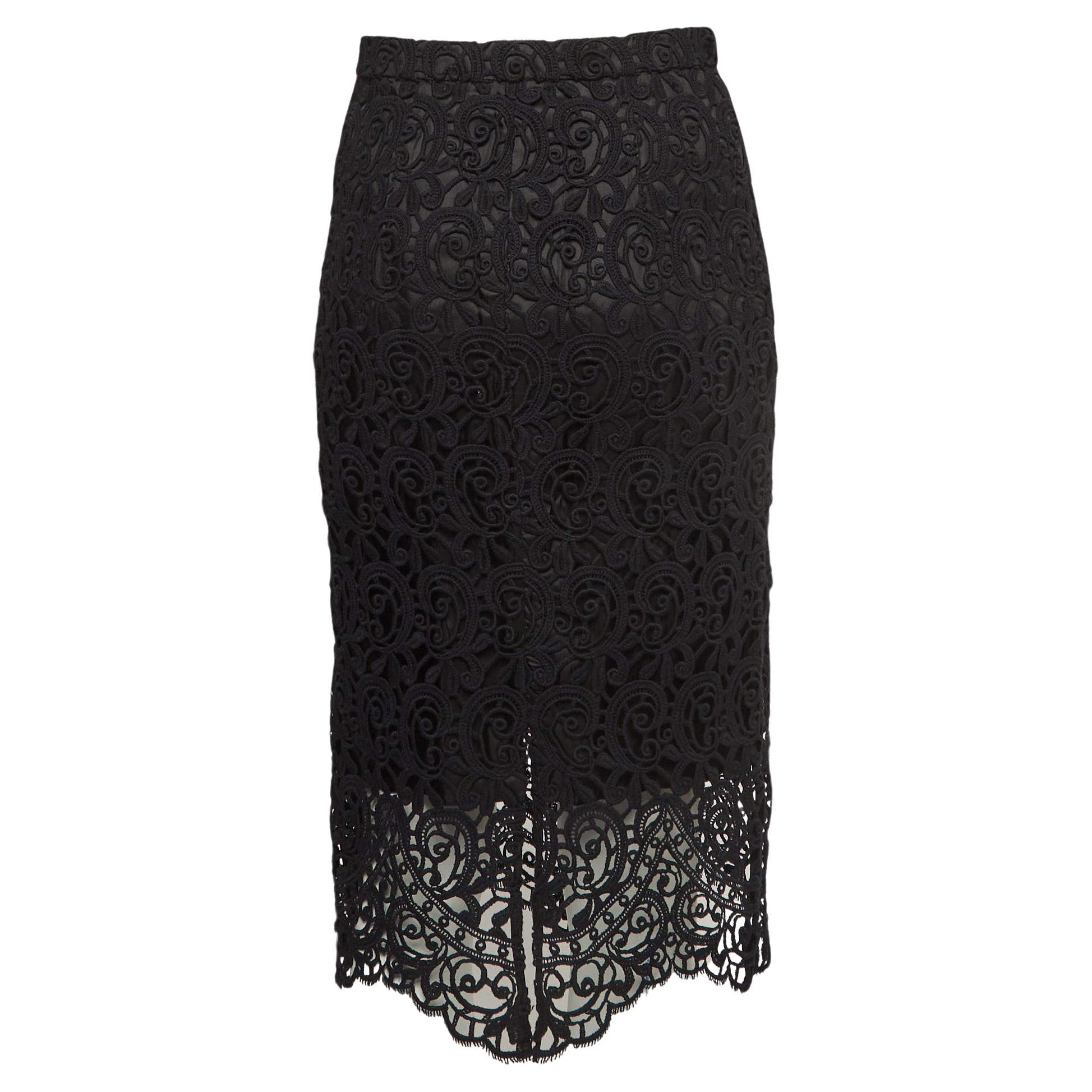 Experience the charm of designer clothing with this gorgeous Burberry skirt. Made from quality fabrics, the skirt has a simple allure and a great fit. Pair it up with a tailored blouse or a simple top and high heels.

Includes: Brand Tag