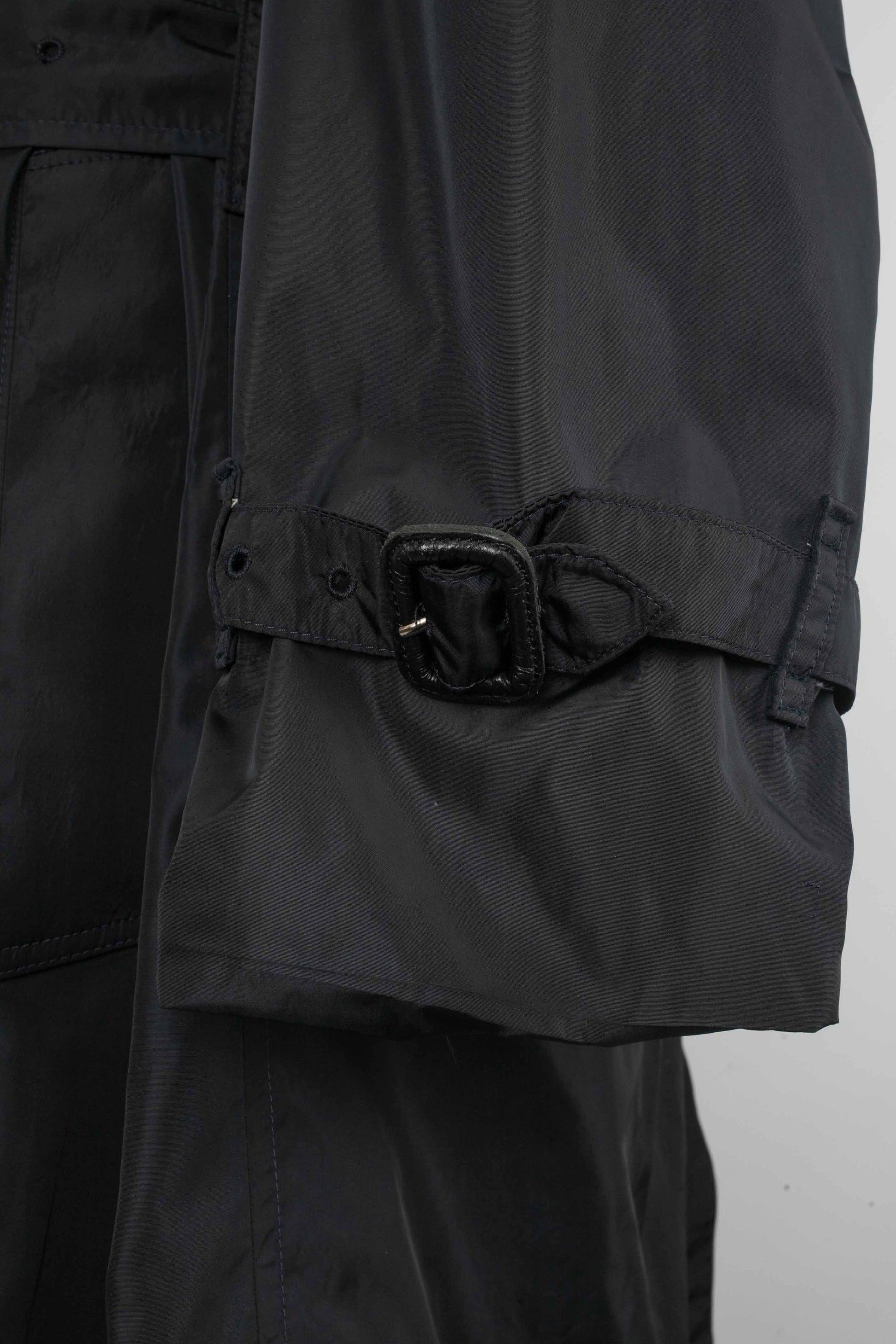 Burberry Black Men's Trench Coat With A Belt For Sale 7