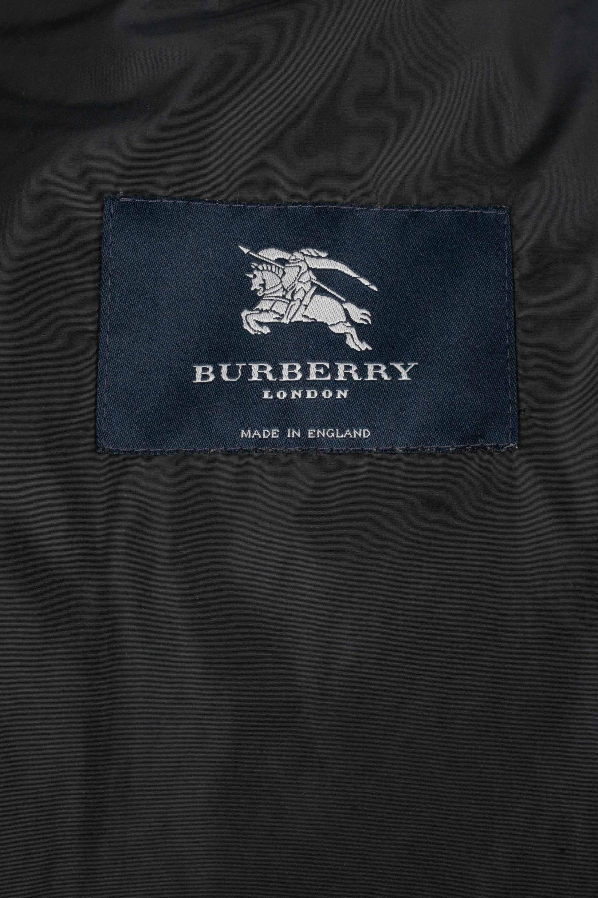 Burberry Black Men's Trench Coat With A Belt For Sale 8