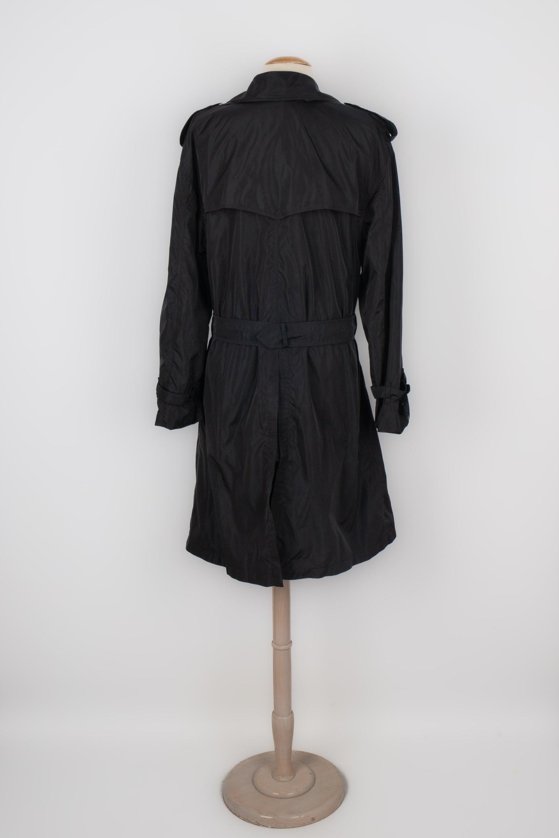 Burberry Black Men's Trench Coat With A Belt In Excellent Condition For Sale In SAINT-OUEN-SUR-SEINE, FR