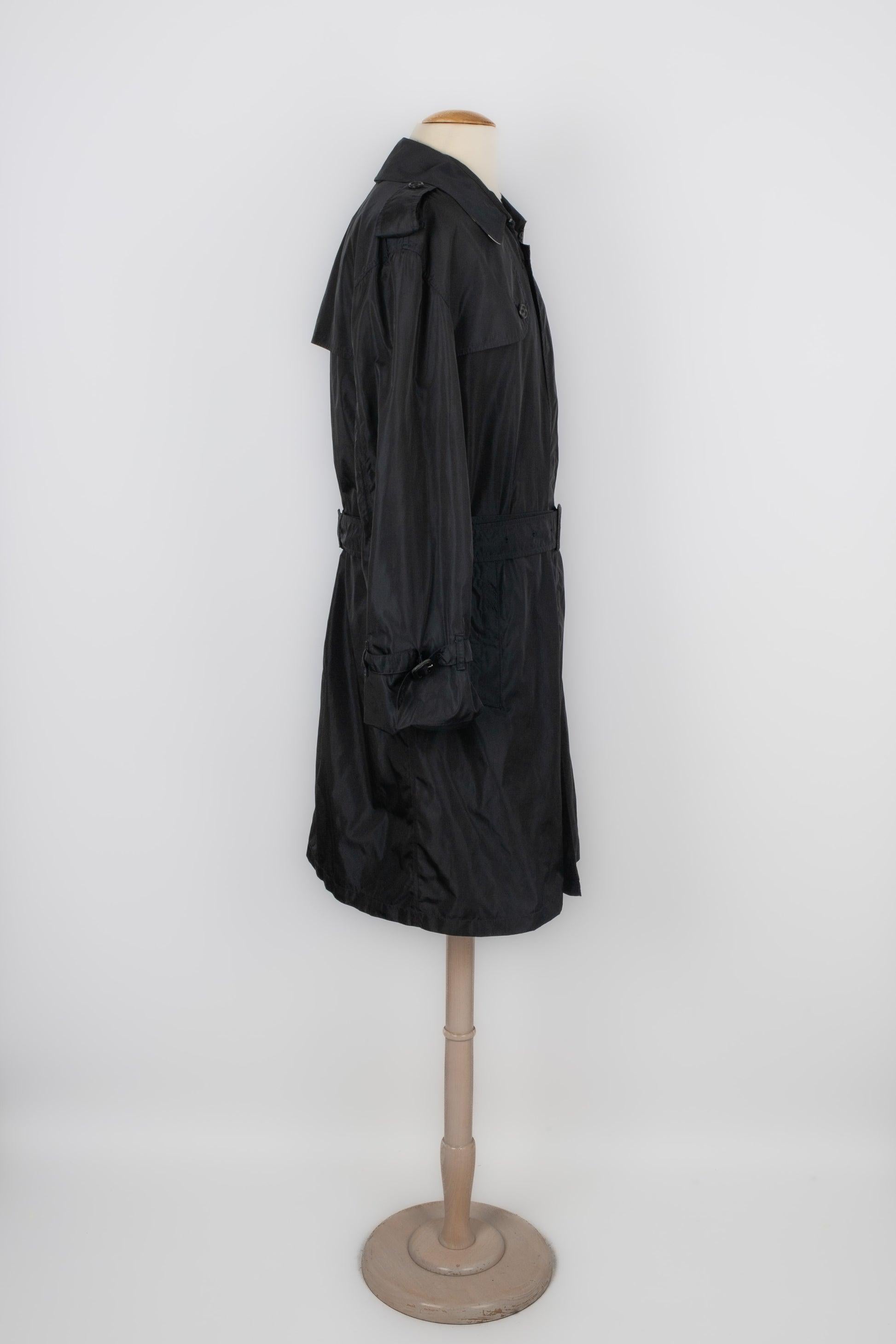 Burberry Black Men's Trench Coat With A Belt For Sale 1