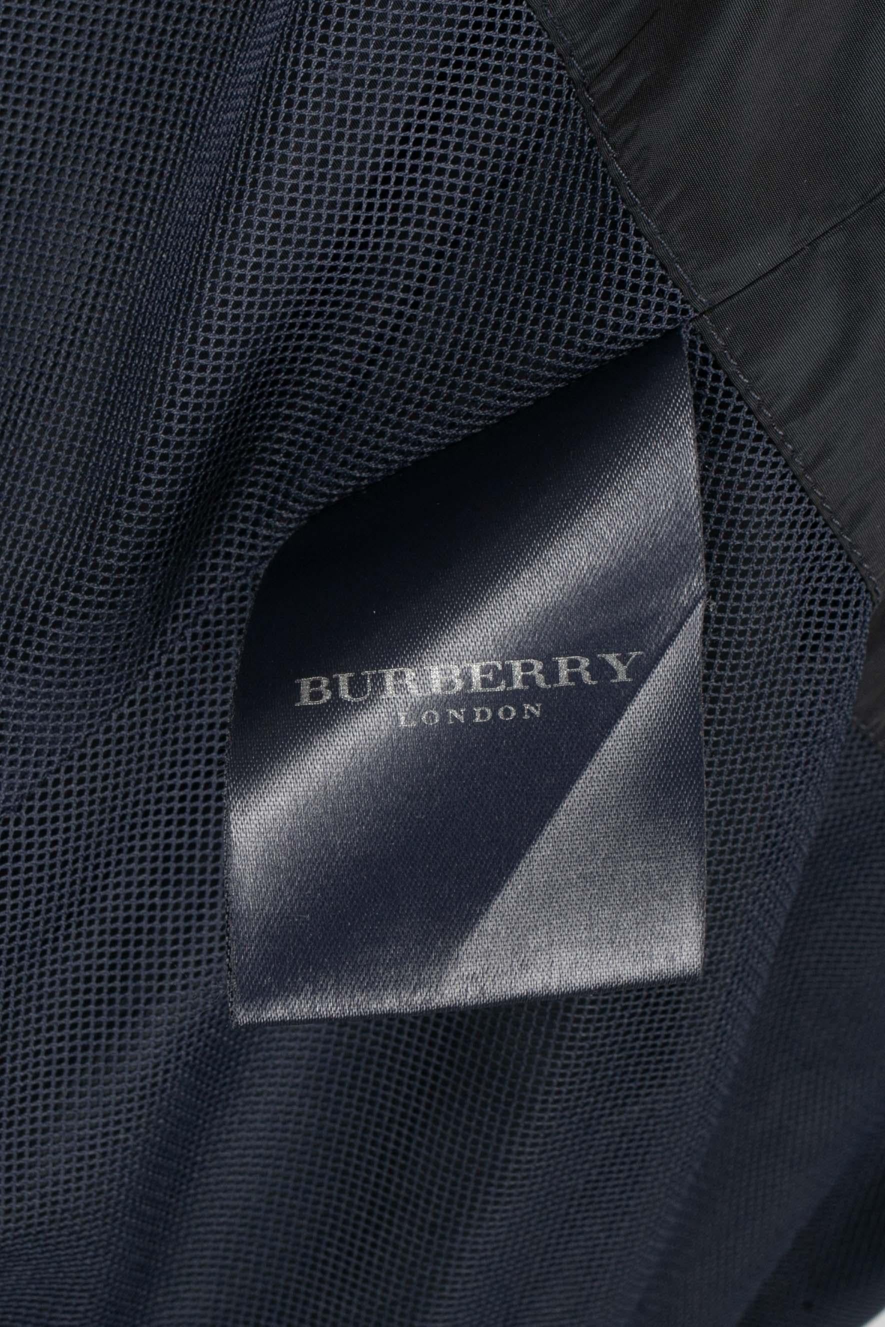 Burberry Black Men's Trench Coat With A Belt For Sale 5