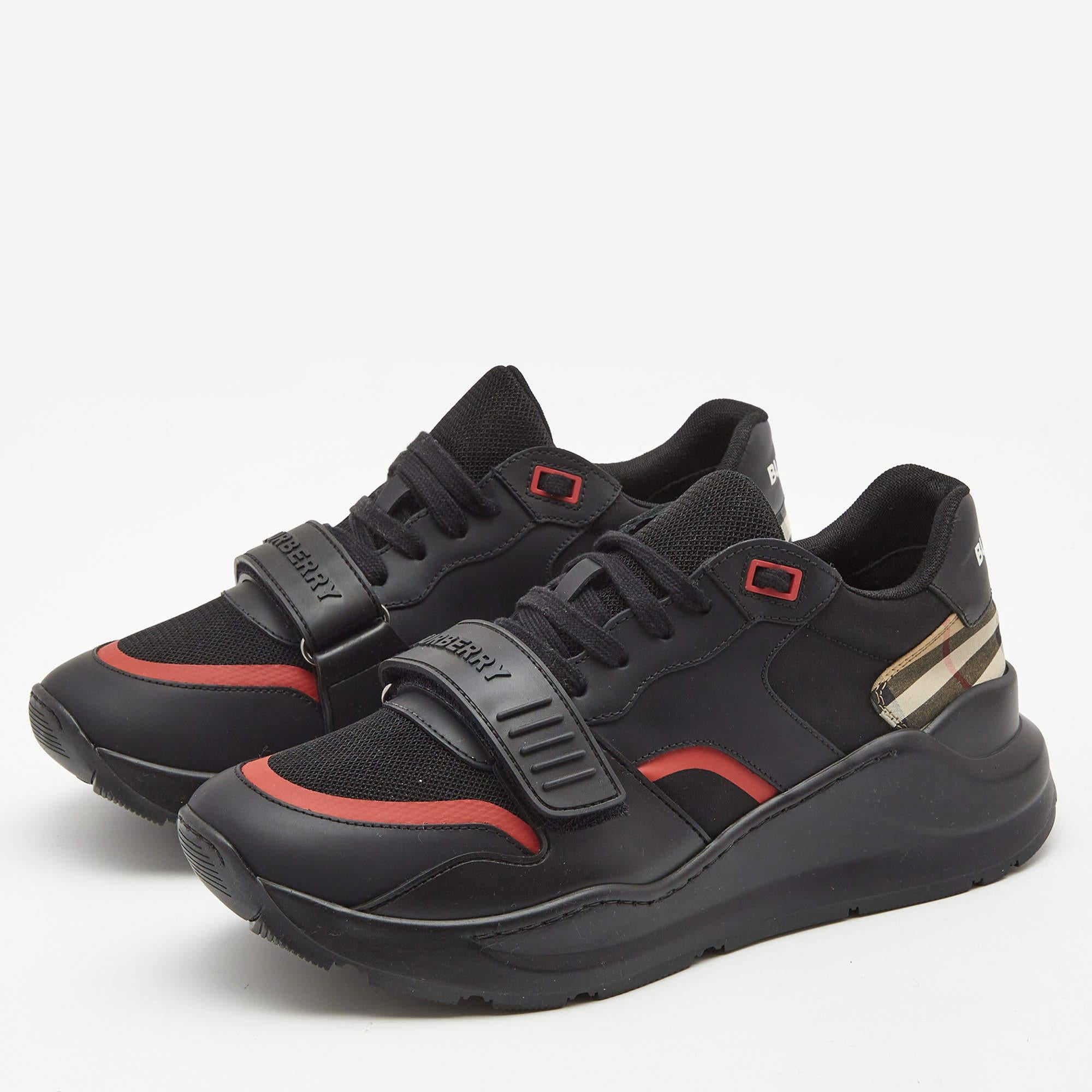 Burberry Black Mesh and Leather Ramsey Check Low Top Sneakers Size 42 In New Condition In Dubai, Al Qouz 2