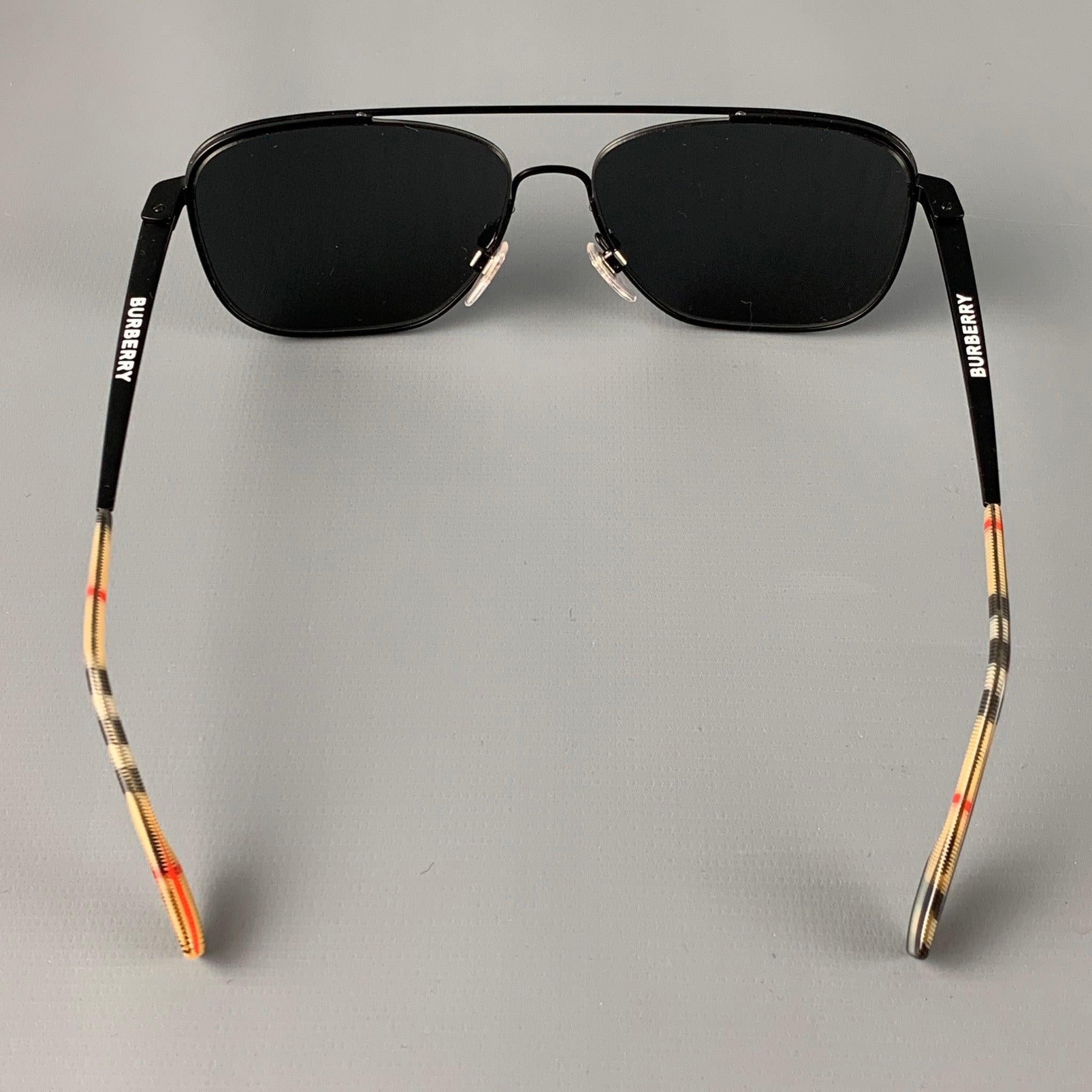 BURBERRY Black Metal Sunglasses In Excellent Condition In San Francisco, CA