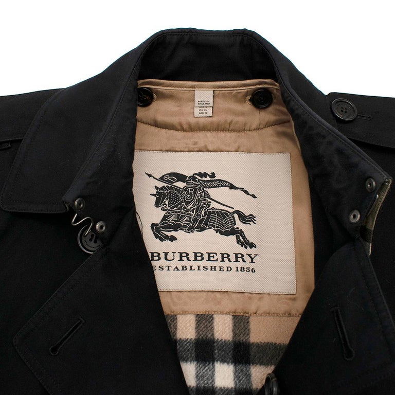 Burberry Black Mid-Length Chelsea Heritage Trench Coat - US size 0-2 For  Sale at 1stDibs