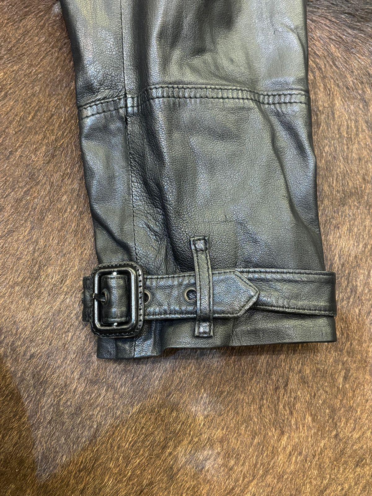 Burberry Schwarze Lammfell-Lederjacke mit mehreren Taschen im Angebot 7