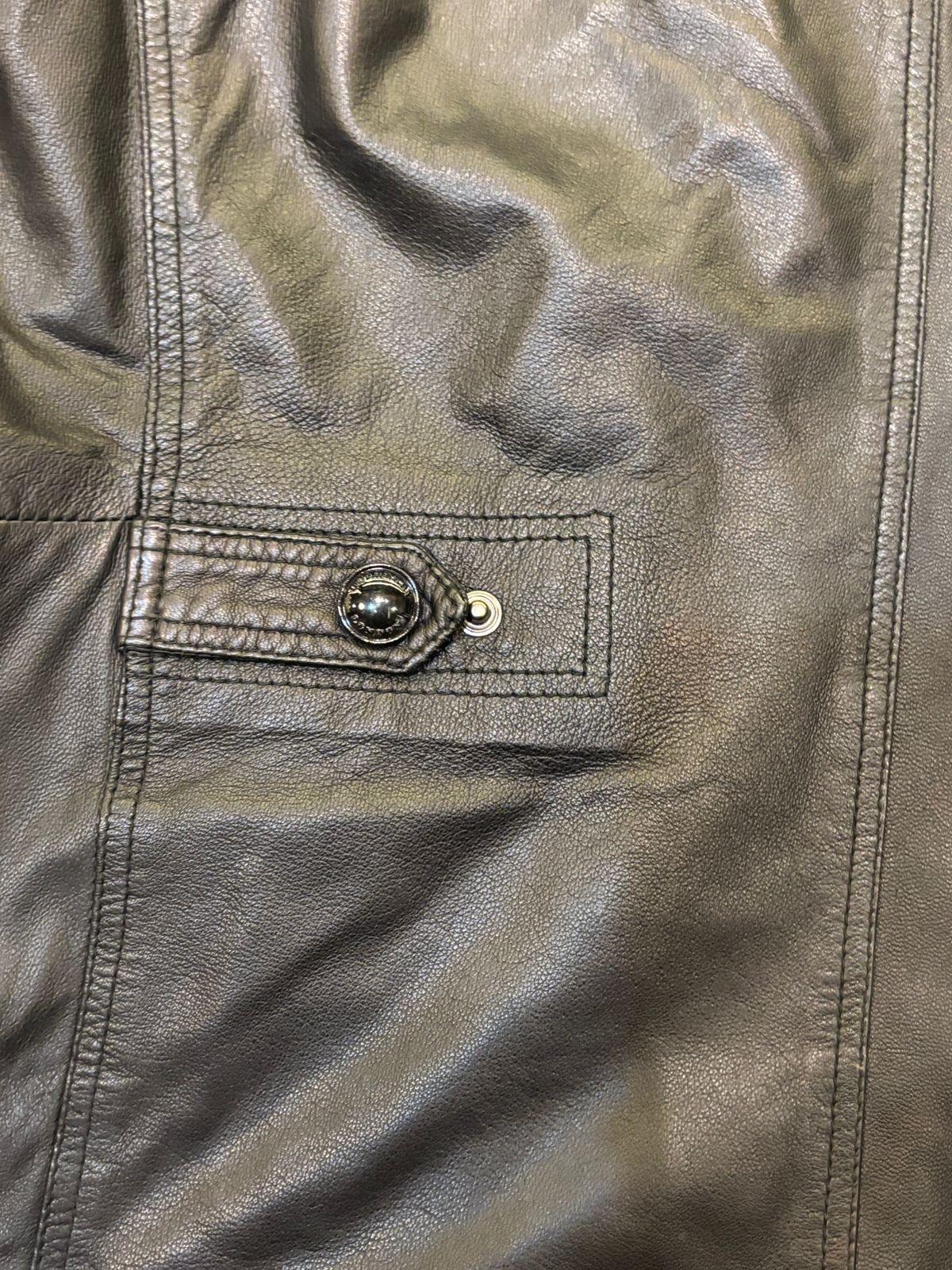 Burberry Schwarze Lammfell-Lederjacke mit mehreren Taschen im Zustand „Gut“ im Angebot in Jakarta, Daerah Khusus Ibukota Jakarta