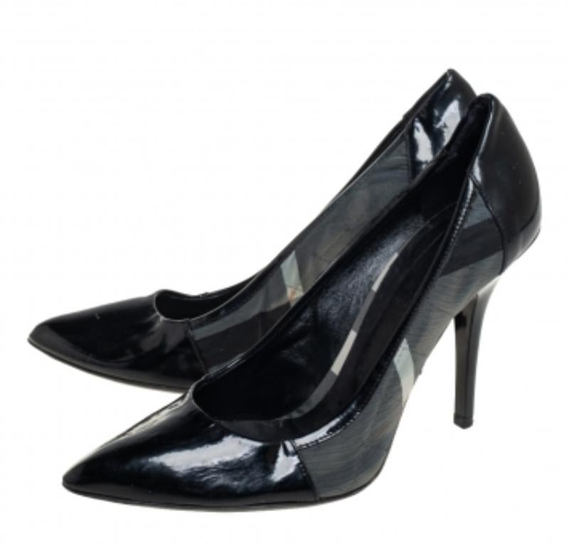 Burberry Black Nova Check Canvas And Patent Leather Pointed Toe Pumps Size 39 For Sale 1