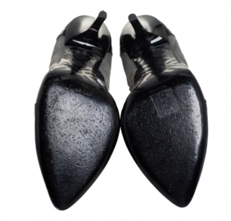 Burberry Black Nova Check Canvas And Patent Leather Pointed Toe Pumps Size 39 For Sale 3