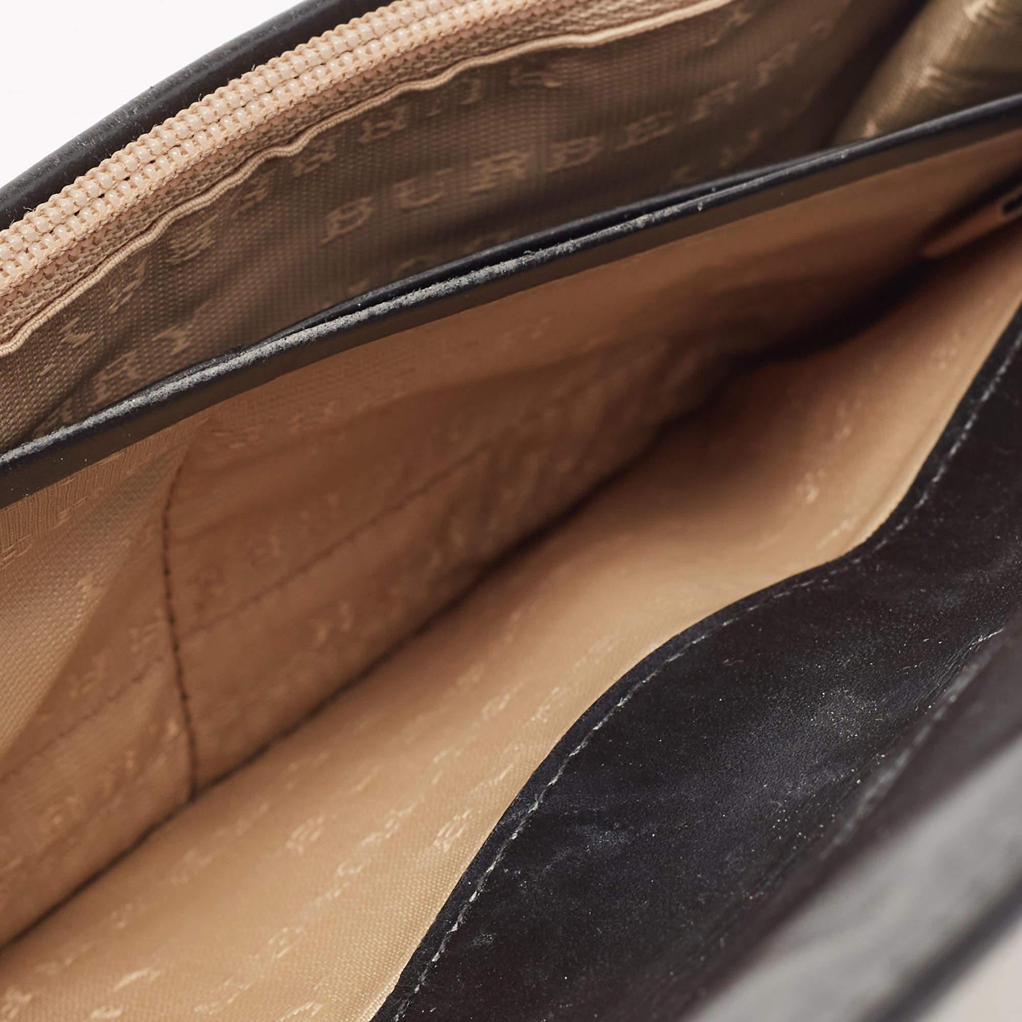 Burberry Black Novacheck Canvas and Patent Leather Penrose Continental Wallet In Good Condition In Dubai, Al Qouz 2