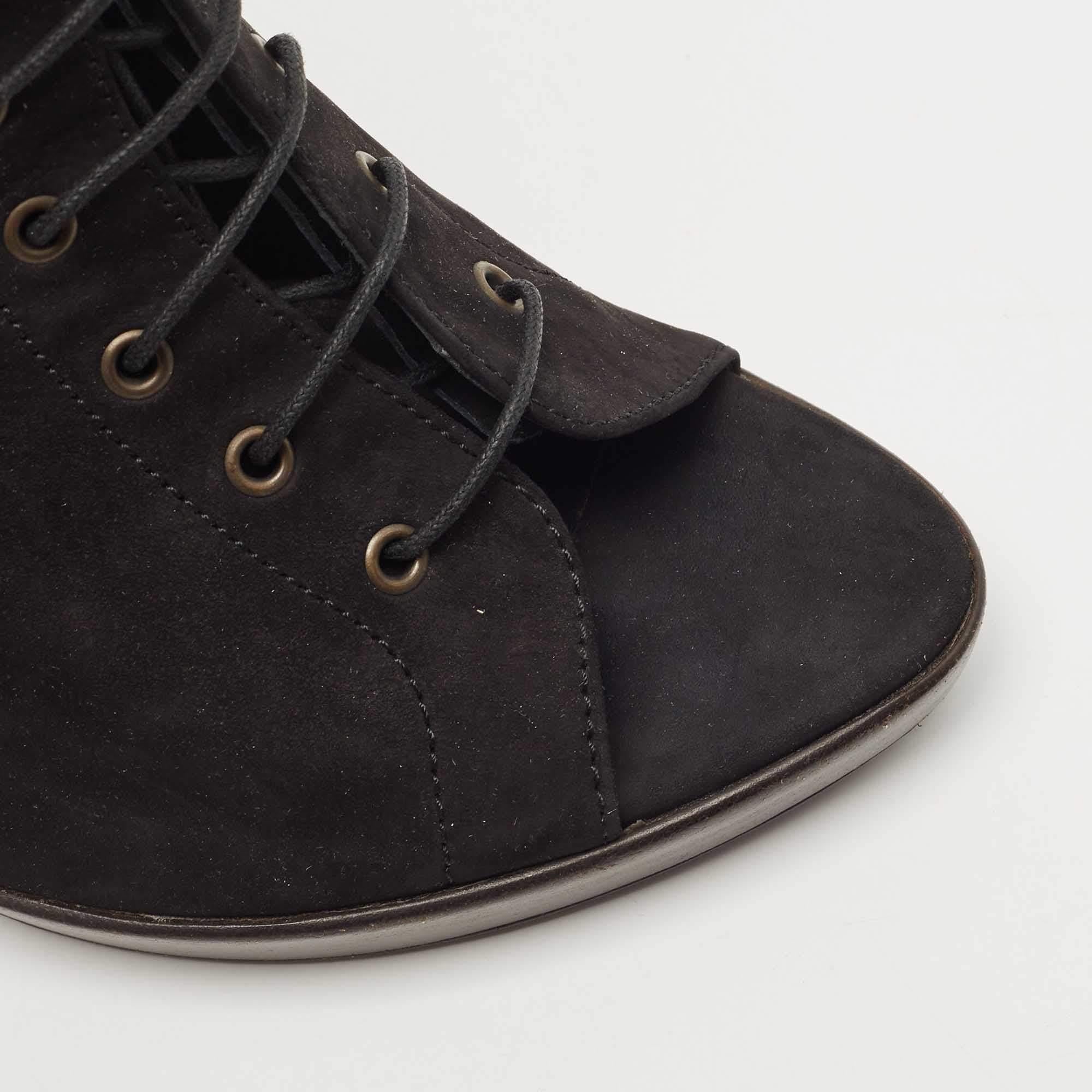 Burberry bottes de chevilles noires en cuir à bout ouvert et à lacets, taille 40 Pour femmes en vente