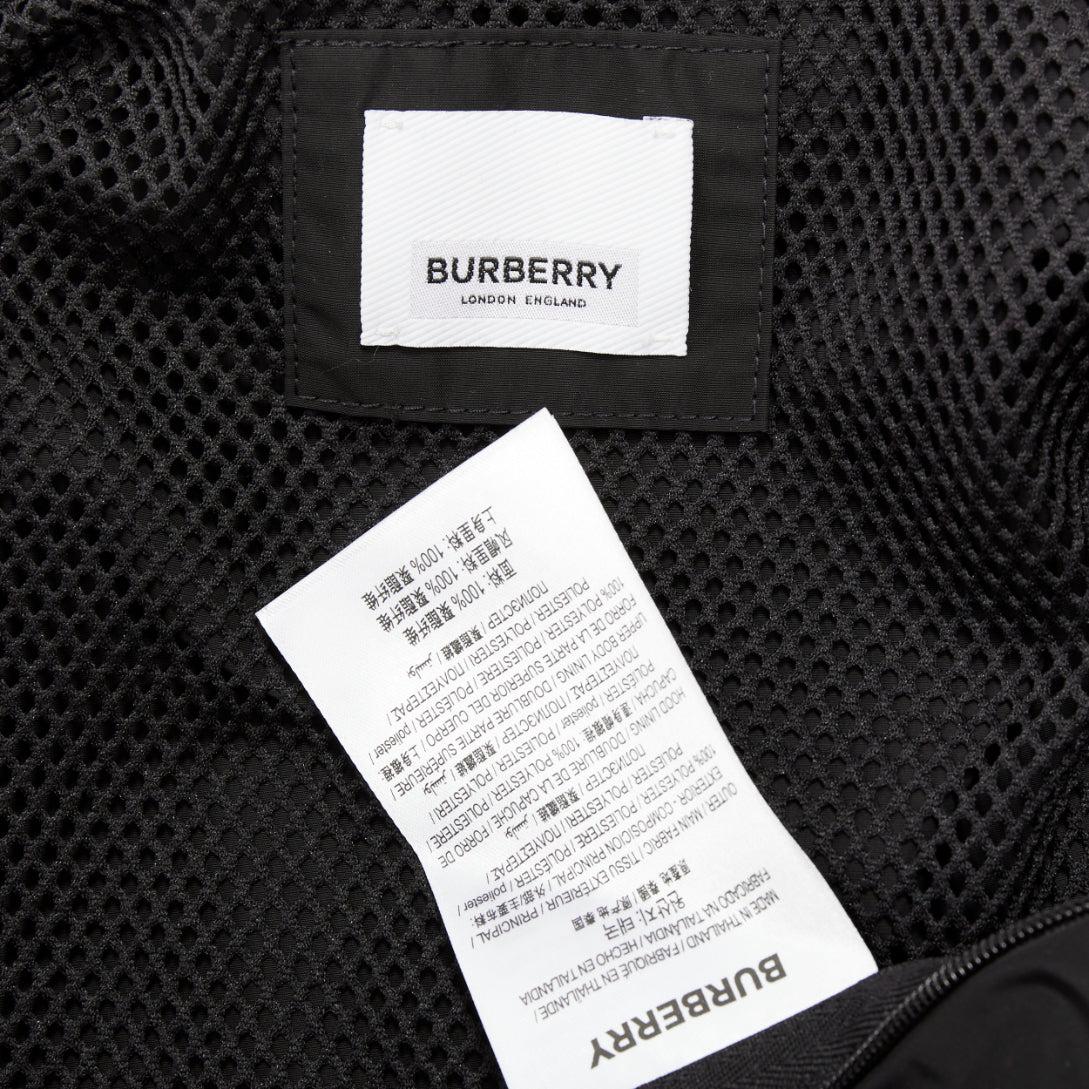 Burberry veste coupe-vent à capuche en nylon noir avec logo IT34 XXS en vente 5