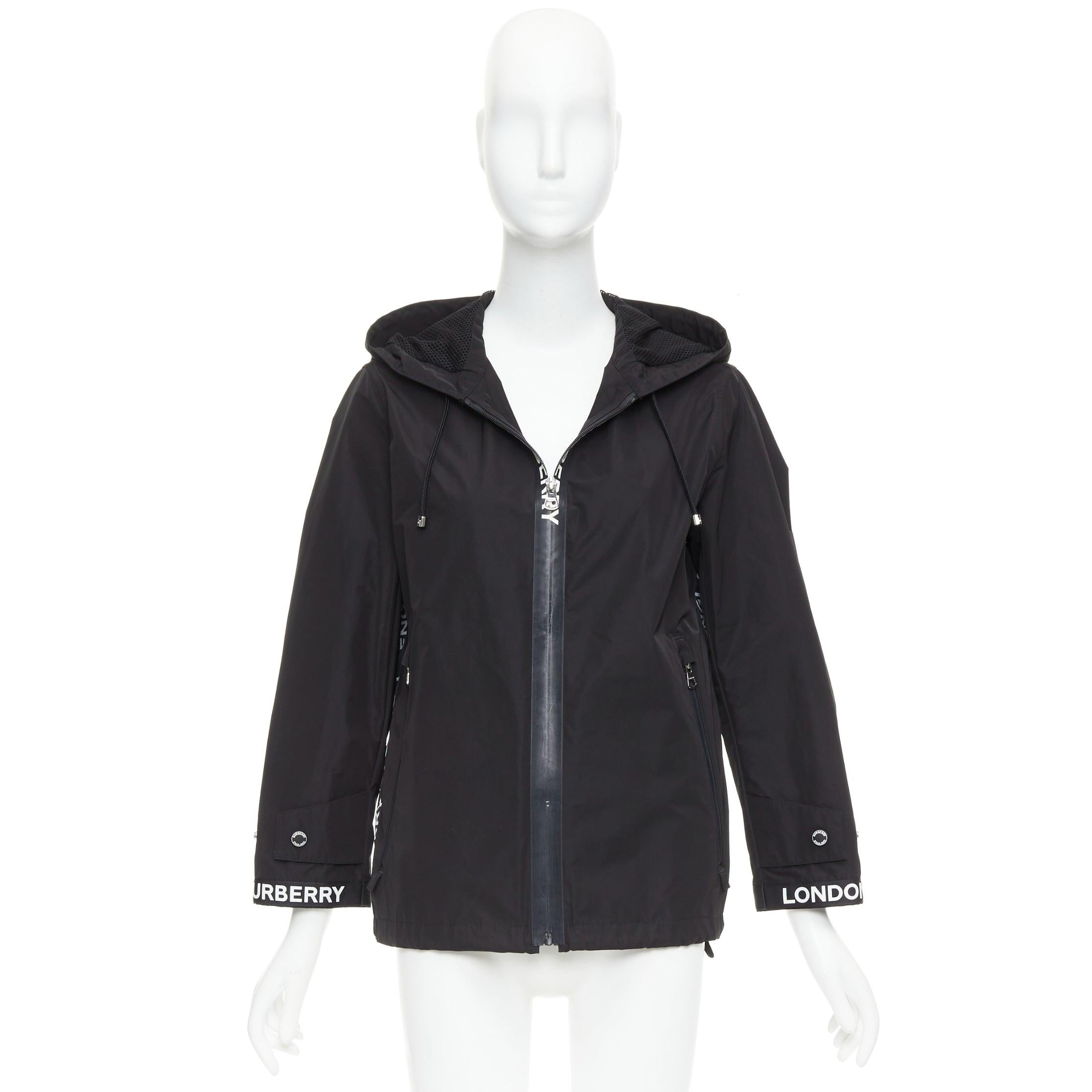 Burberry veste coupe-vent à capuche en nylon noir avec logo IT34 XXS en vente 6