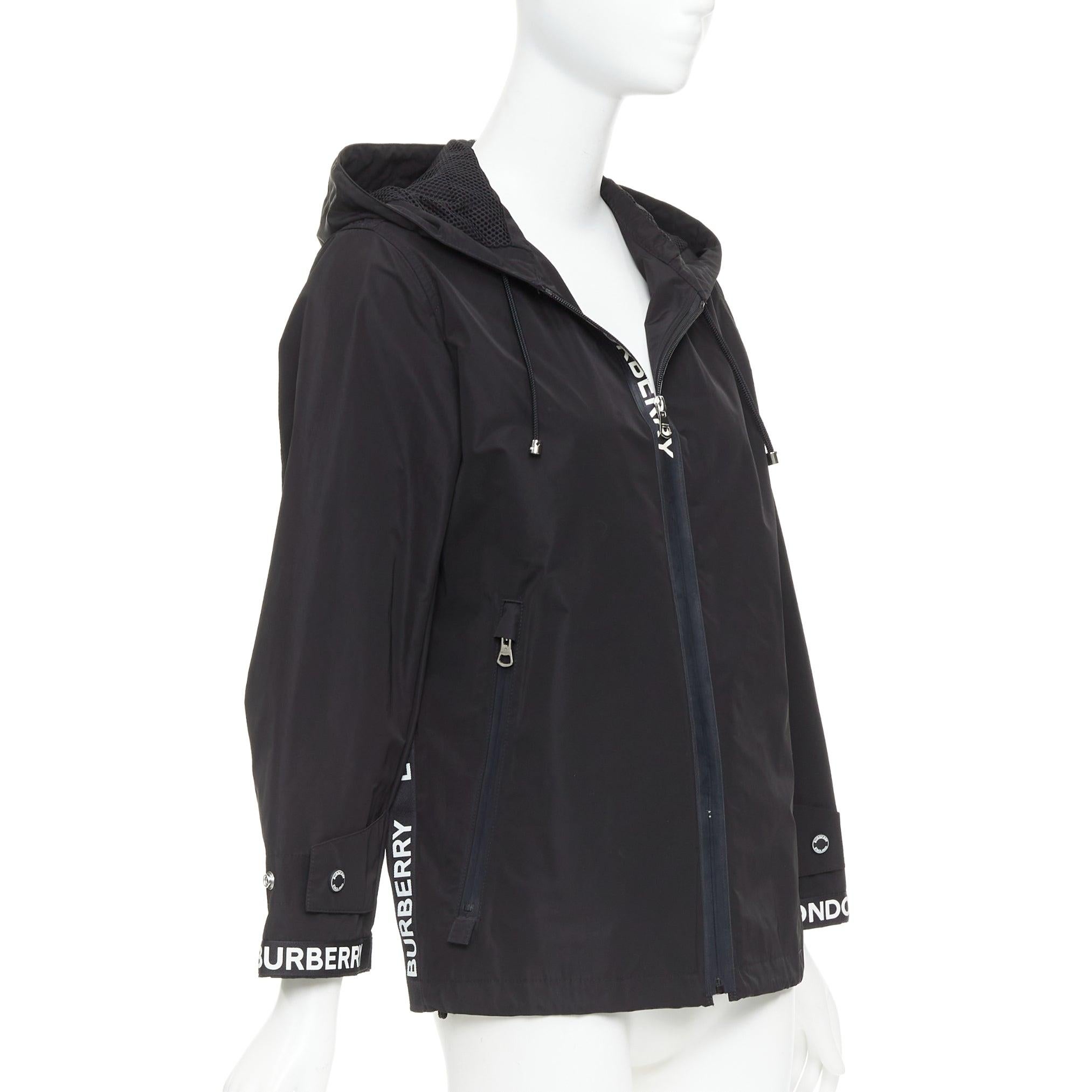 Burberry veste coupe-vent à capuche en nylon noir avec logo IT34 XXS Bon état - En vente à Hong Kong, NT