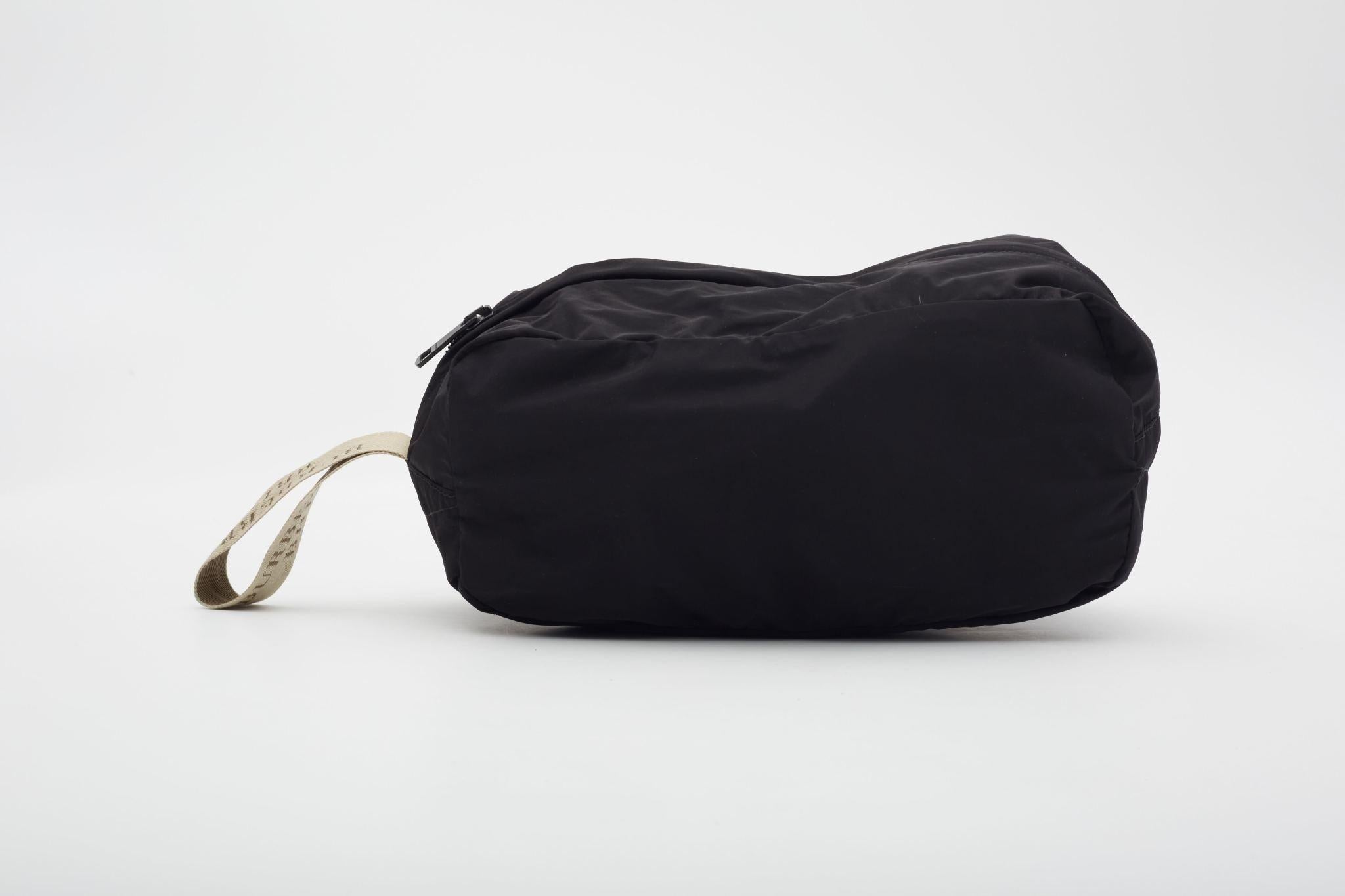 Women's or Men's Burberry Black Nylon Vanity Pouch Bag For Sale