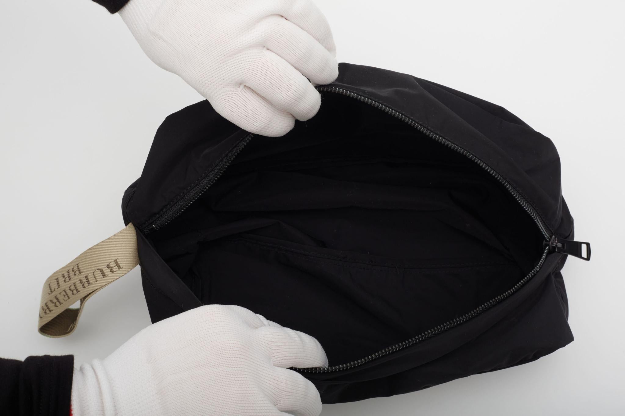 Burberry Black Nylon Vanity Pouch Bag For Sale 2