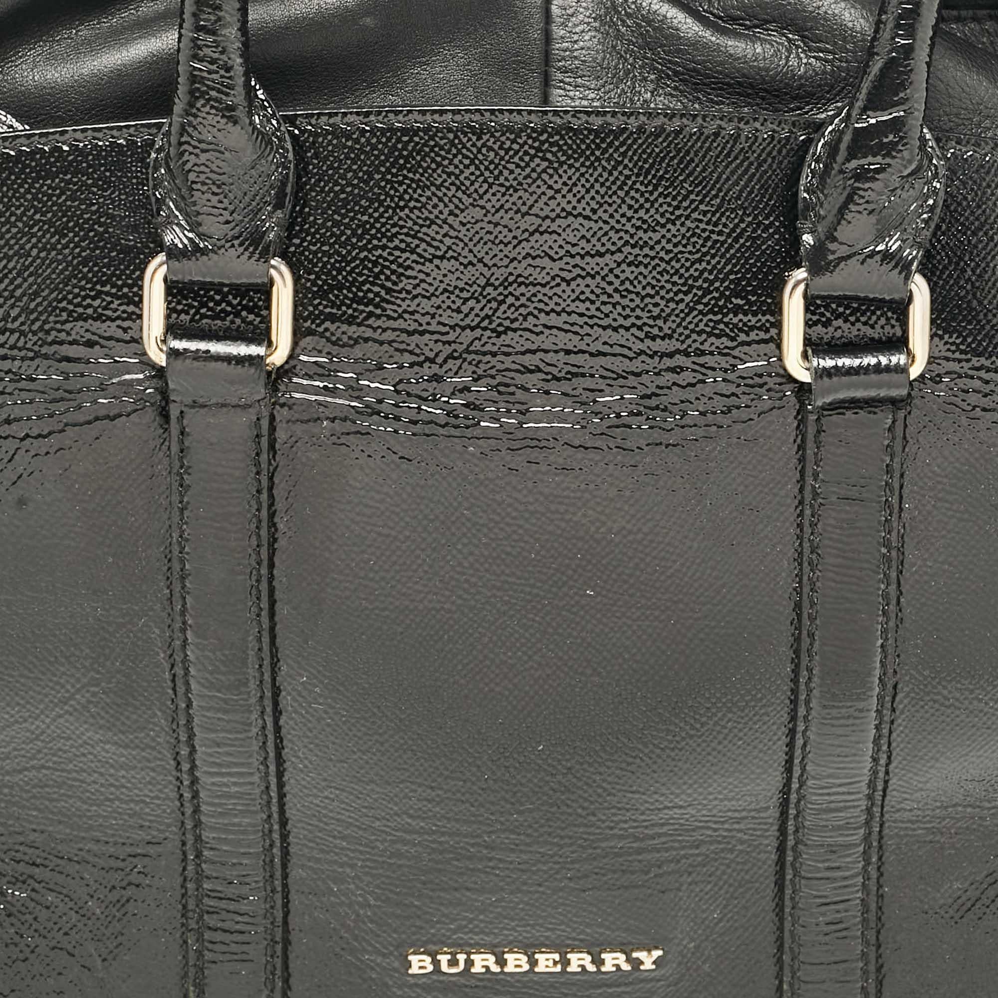 Burberry Black Patent and Leather Dinton Tote For Sale 1