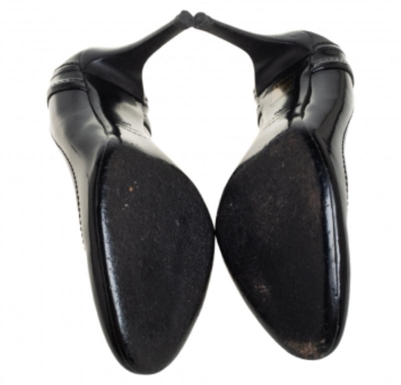 Burberry Black Patent Leather and Coated Canvas Pumps Size 40 In Good Condition For Sale In Dubai, Al Qouz 2