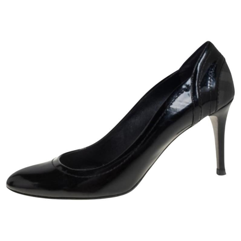 Burberry Black Patent Leather and Coated Canvas Pumps Size 40 For Sale