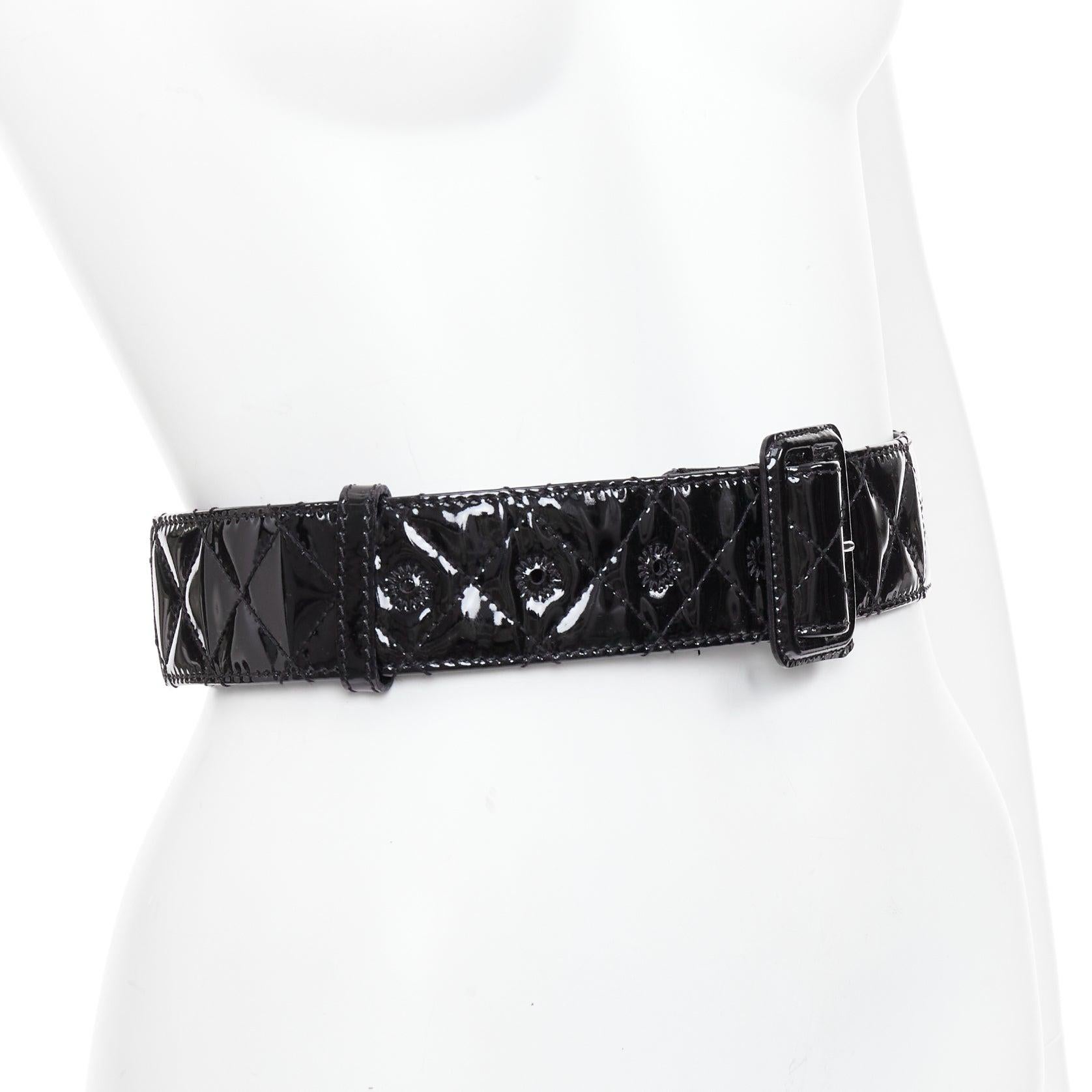 Nero Burberry cintura in vernice nera con fibbia rettangolare trapuntata a diamante 75cm in vendita