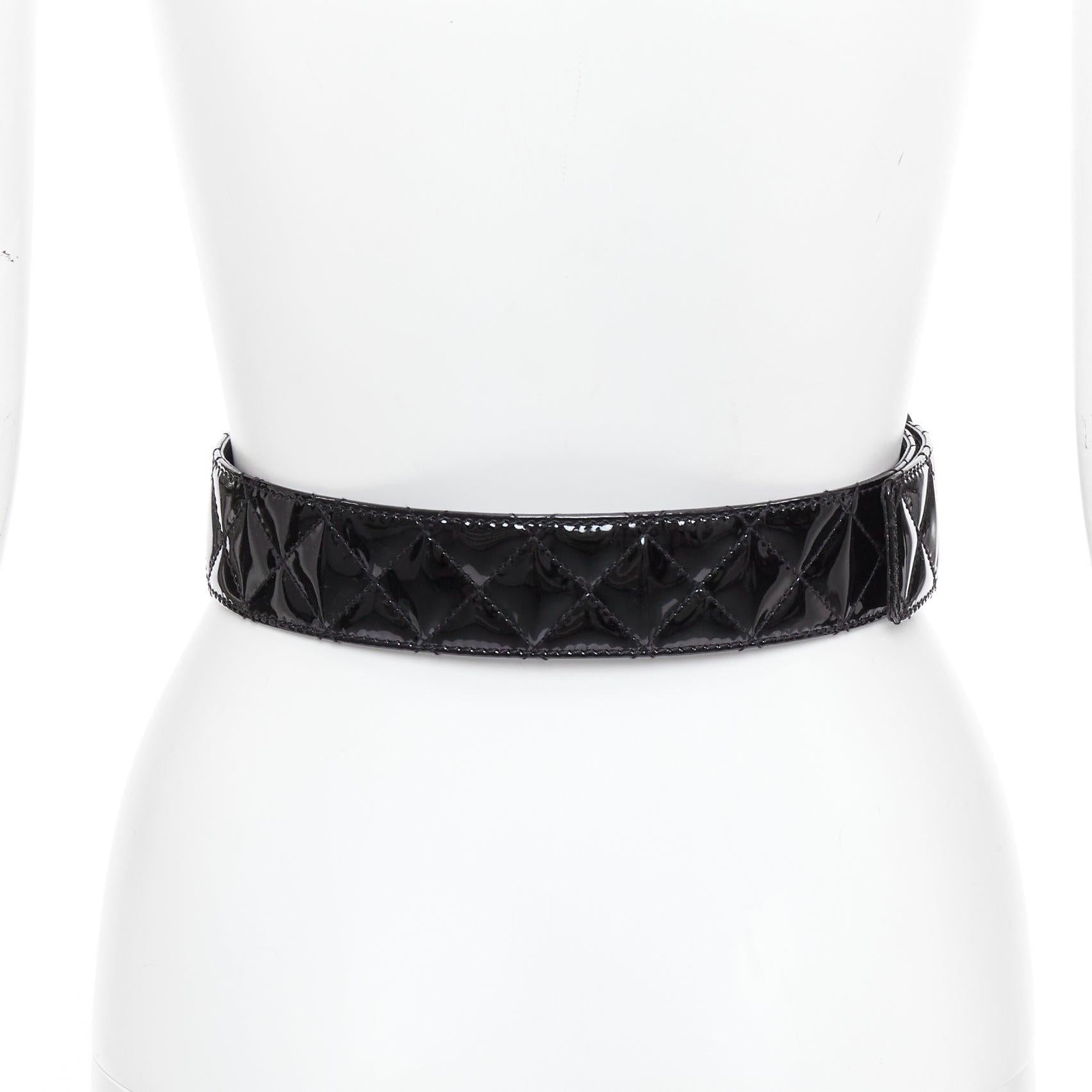 Donna Burberry cintura in vernice nera con fibbia rettangolare trapuntata a diamante 75cm in vendita