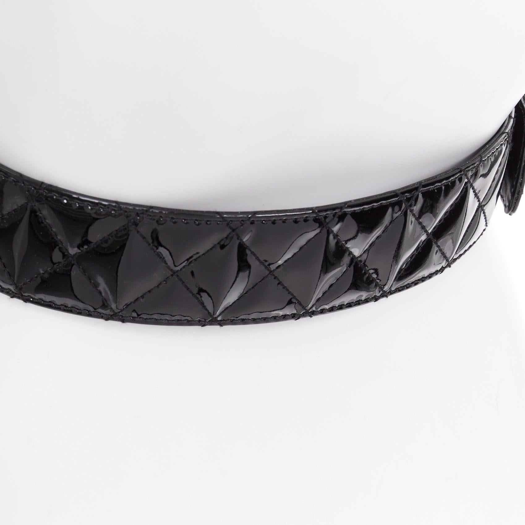 Burberry cintura in vernice nera con fibbia rettangolare trapuntata a diamante 75cm in vendita 2